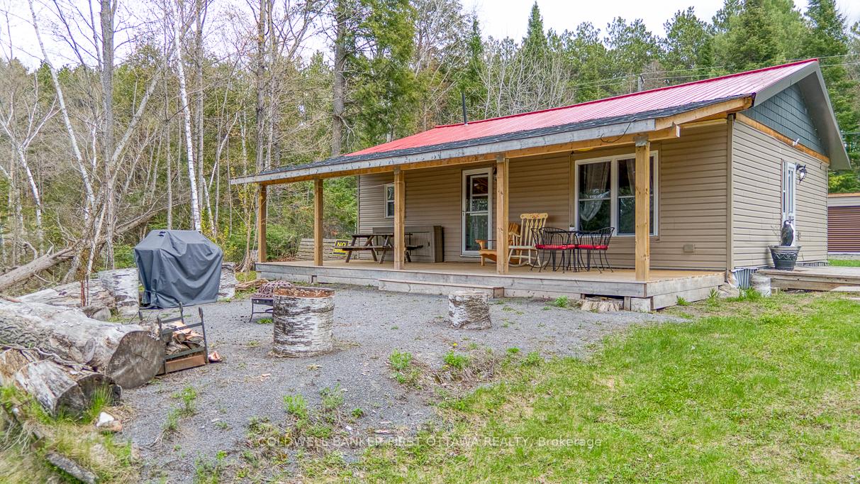 Front of 775 Darling Concession 7