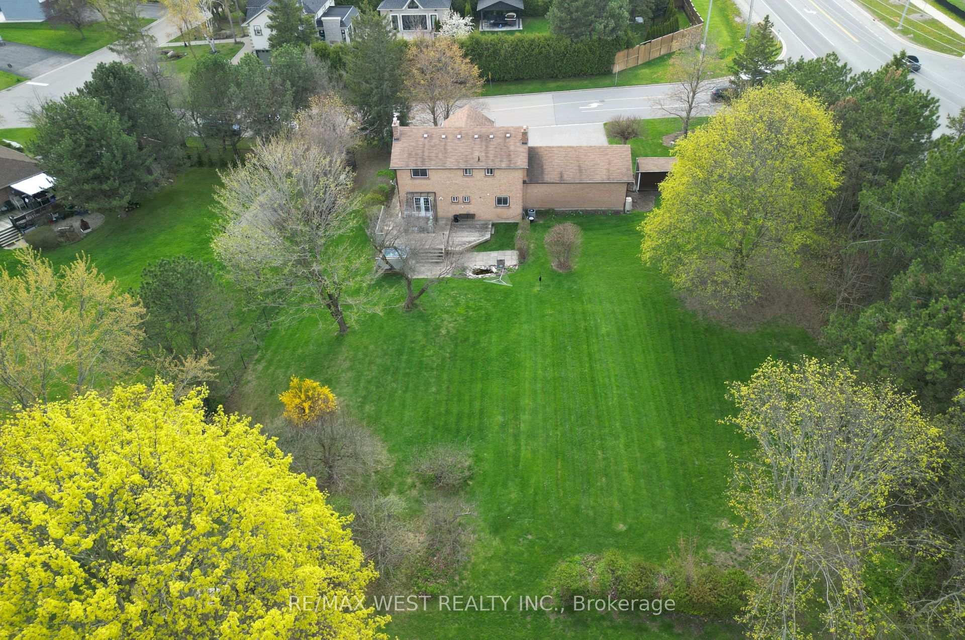 Photo 4 of 3 Henry Gate, King, Nobleton — HOMEH