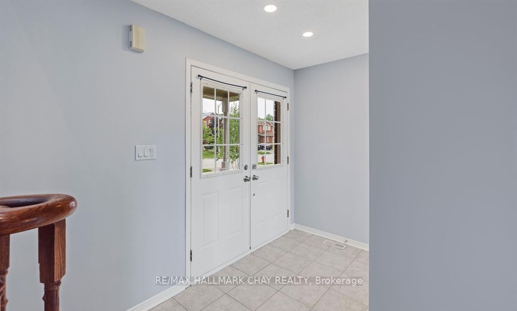Photo 4 of Unit Upper, 1463 Forest Street, Innisfil, Alcona — HOMEH