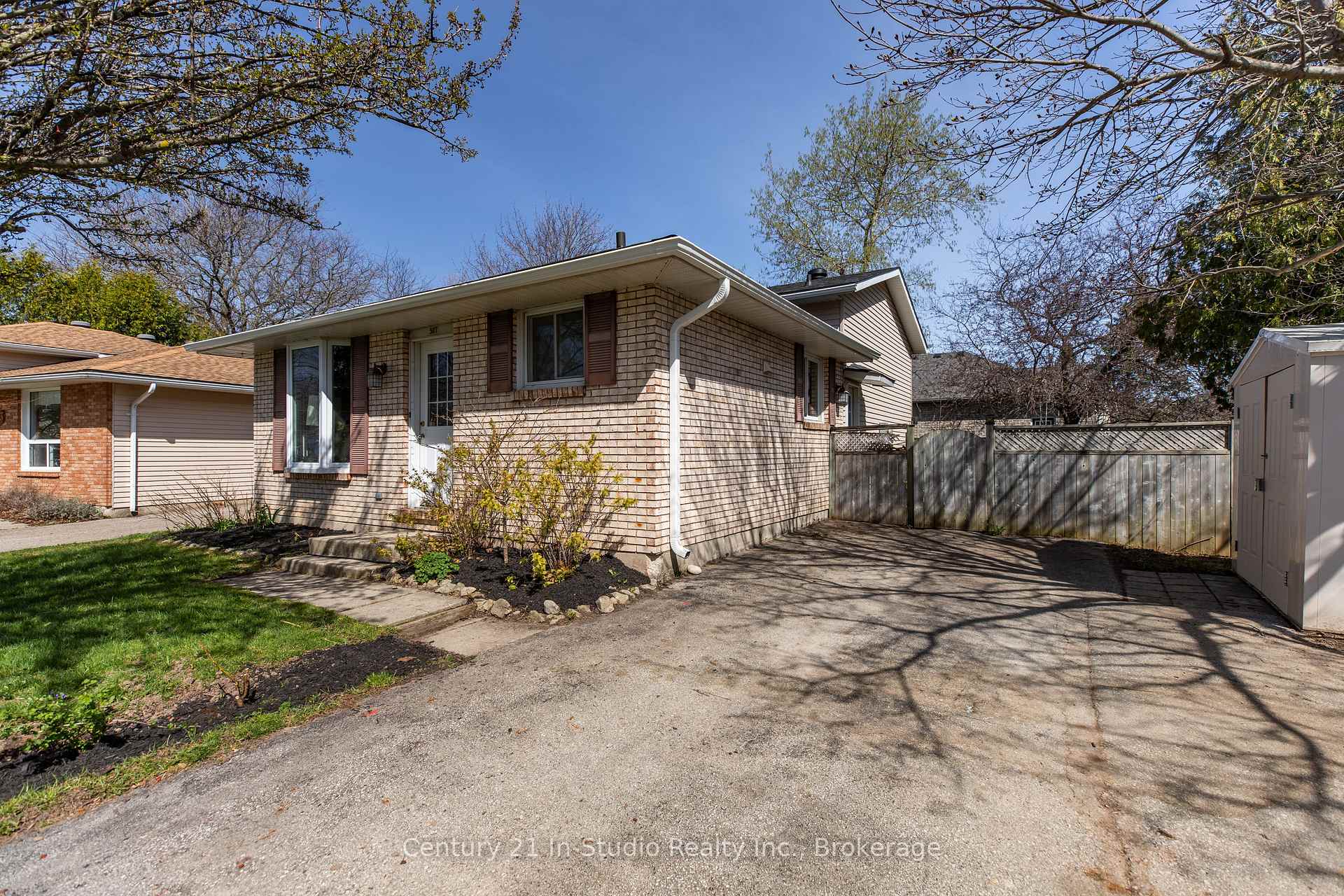 Photo 2 of 587 Scott Street, Kincardine — HOMEH