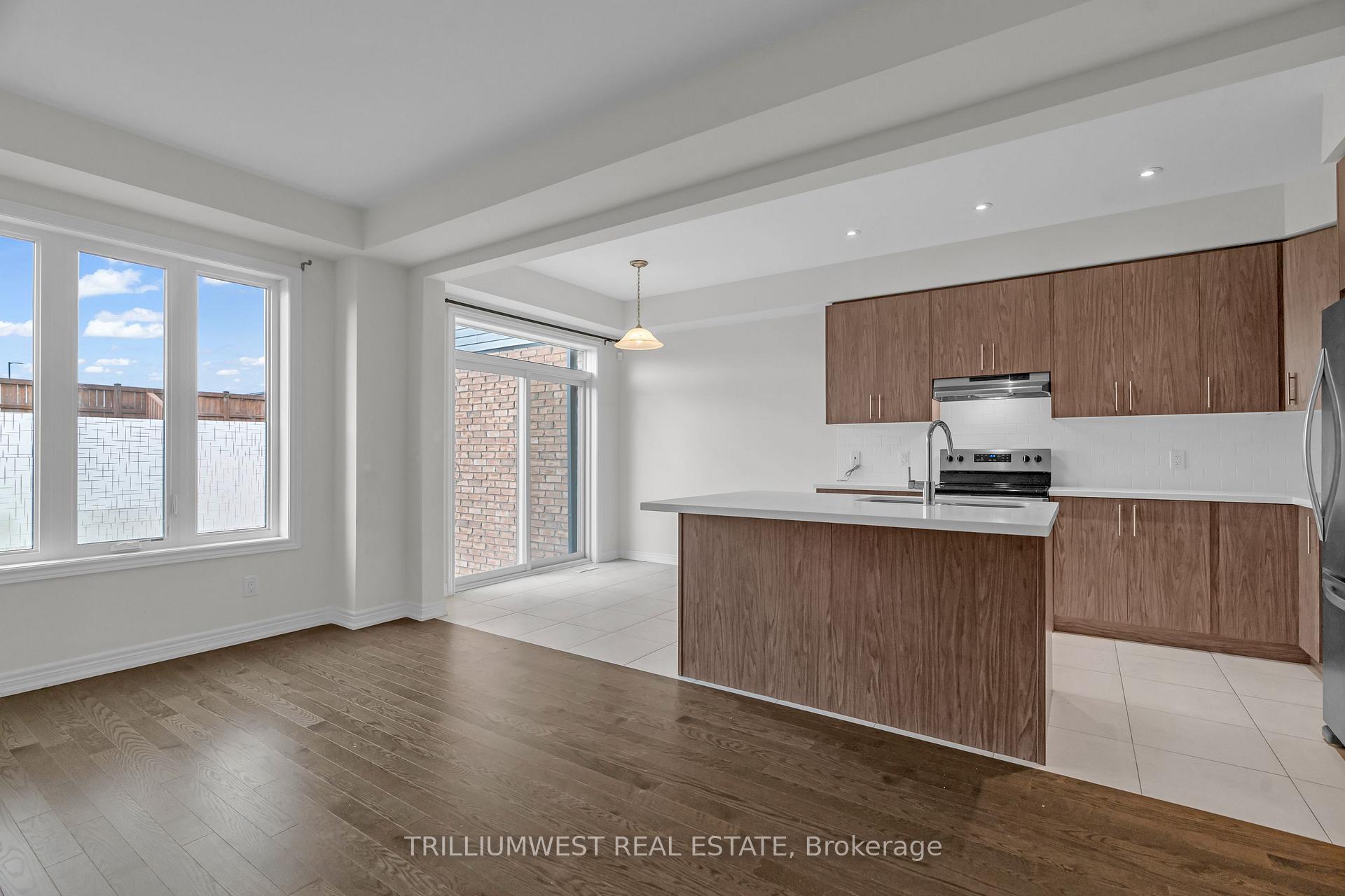 Photo 10 of 74 Reistwood Drive, Kitchener — HOMEH