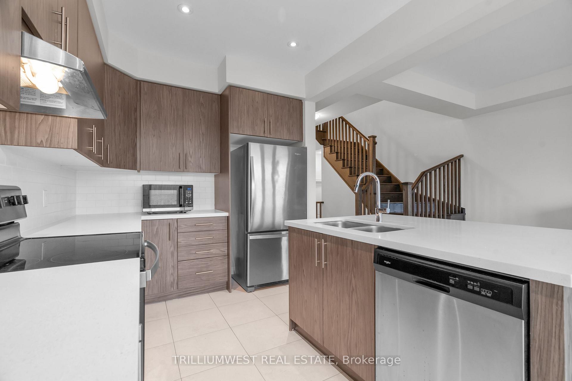 Photo 13 of 74 Reistwood Drive, Kitchener — HOMEH
