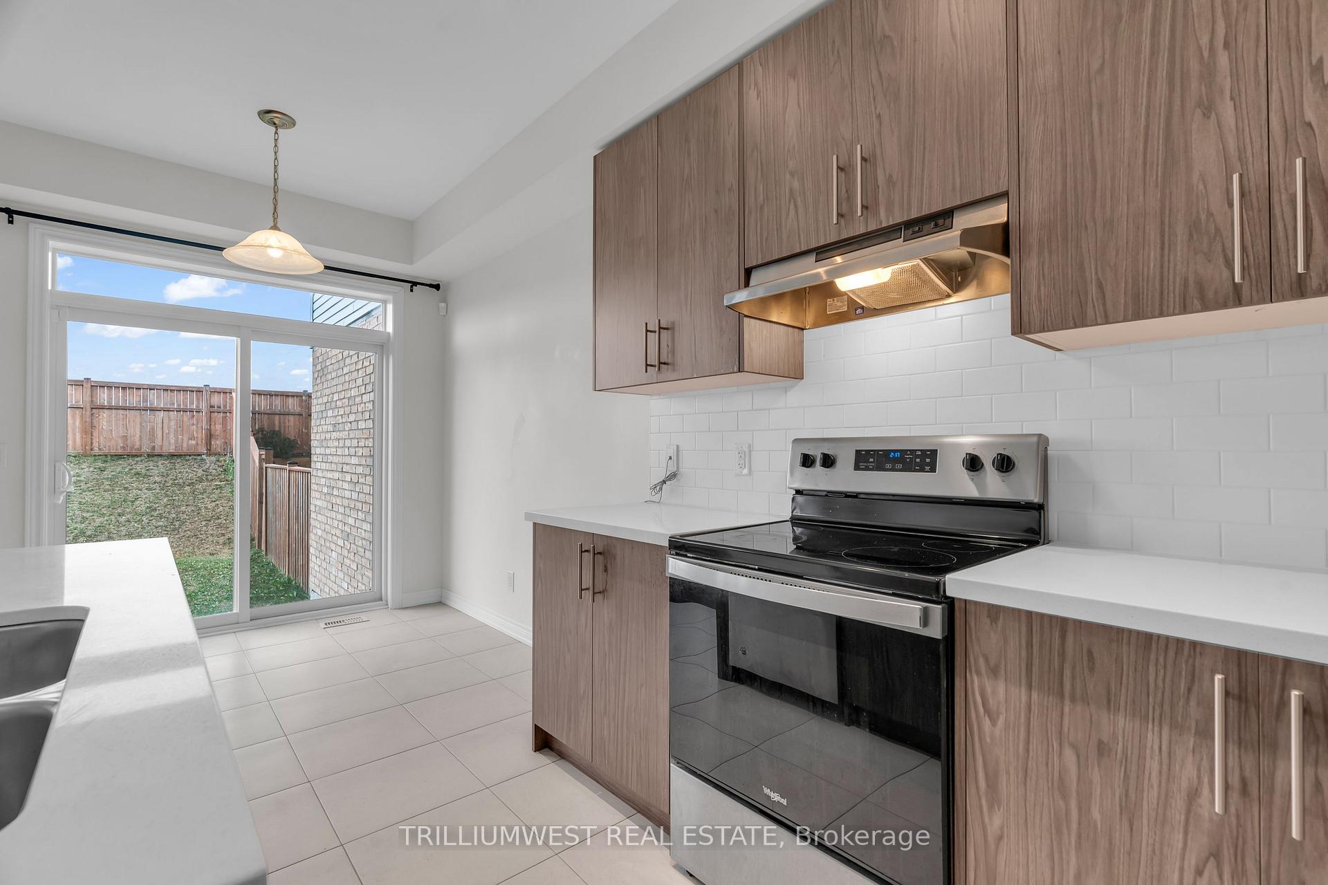 Photo 14 of 74 Reistwood Drive, Kitchener — HOMEH
