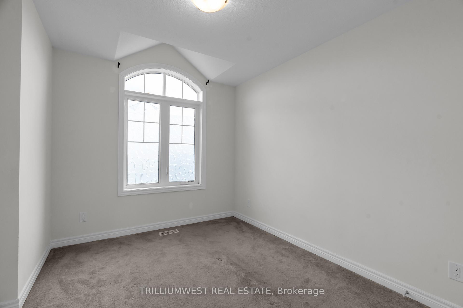 Photo 18 of 74 Reistwood Drive, Kitchener — HOMEH
