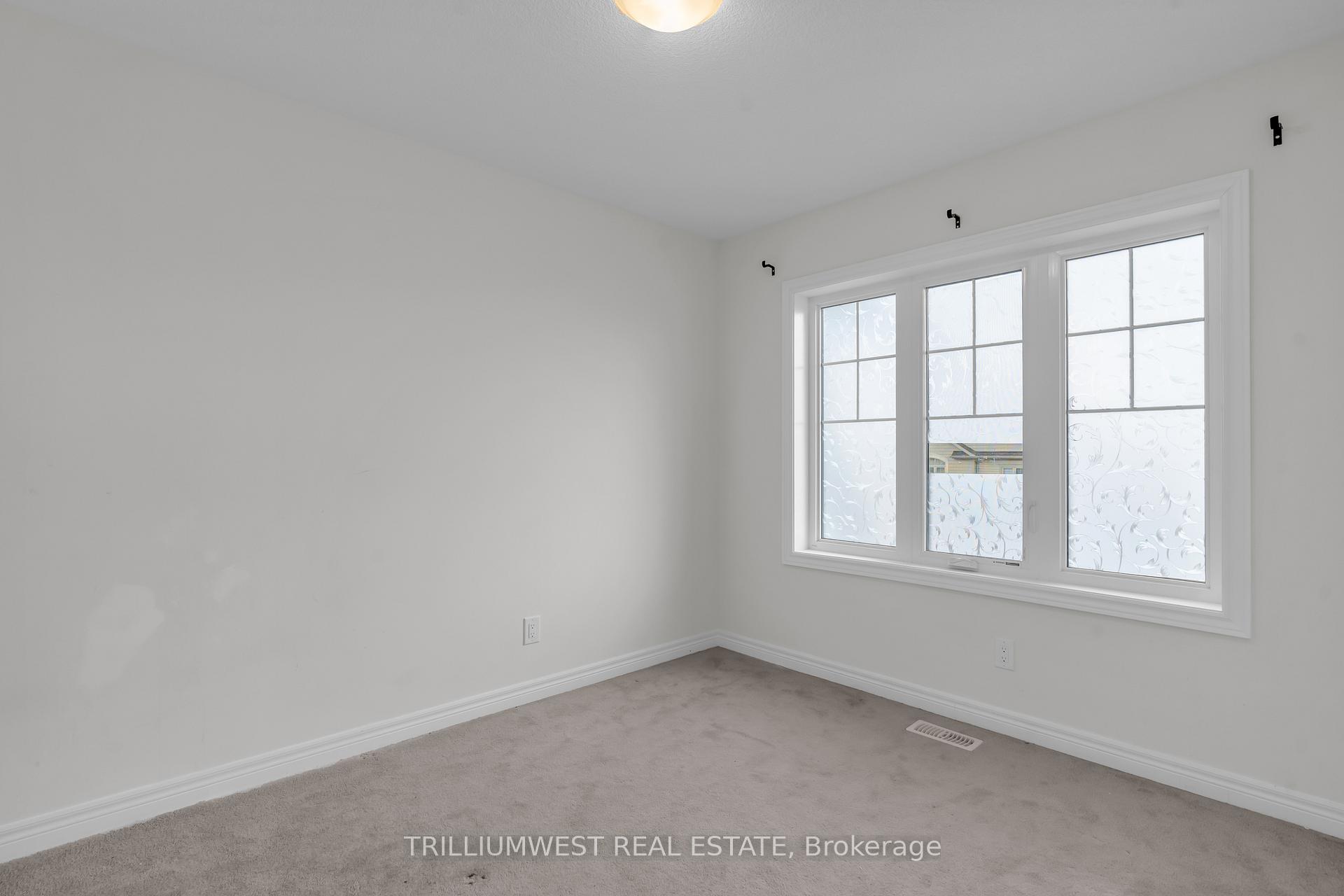 Photo 20 of 74 Reistwood Drive, Kitchener — HOMEH