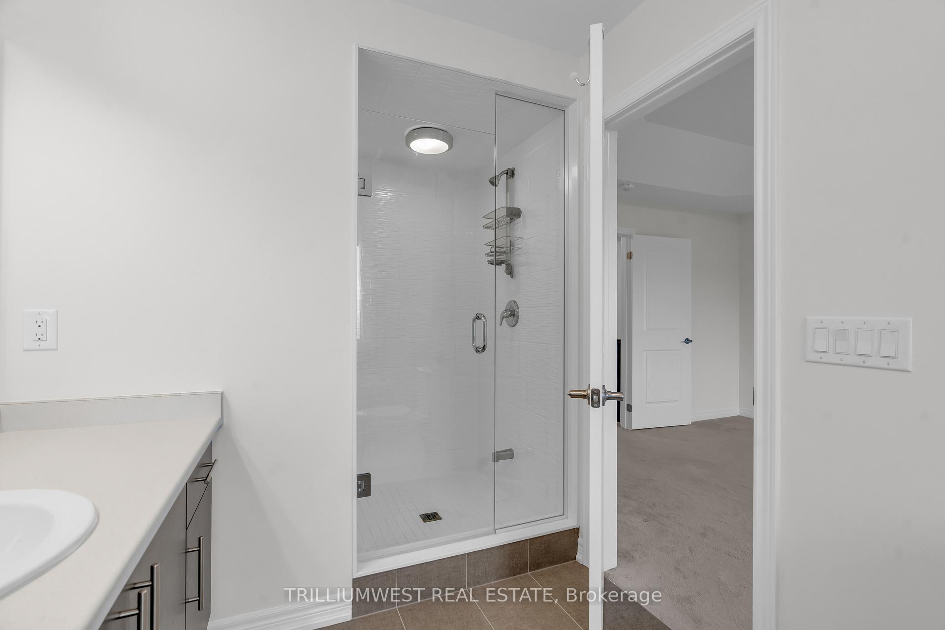Photo 28 of 74 Reistwood Drive, Kitchener — HOMEH