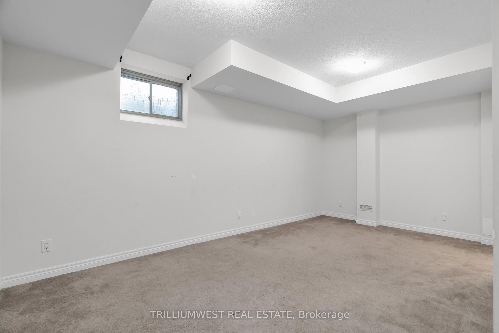 Photo 31 of 74 Reistwood Drive, Kitchener — HOMEH