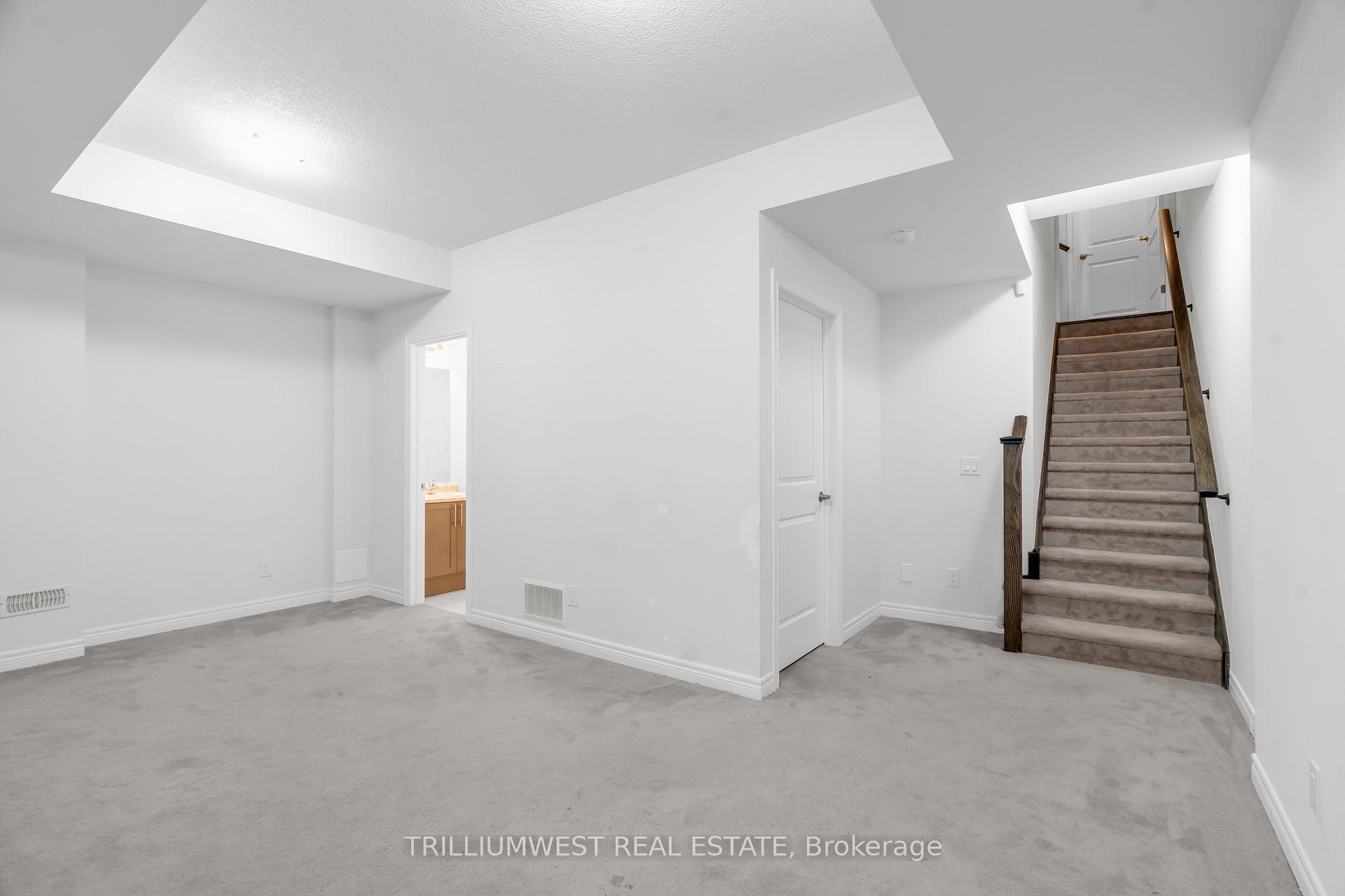 Photo 32 of 74 Reistwood Drive, Kitchener — HOMEH
