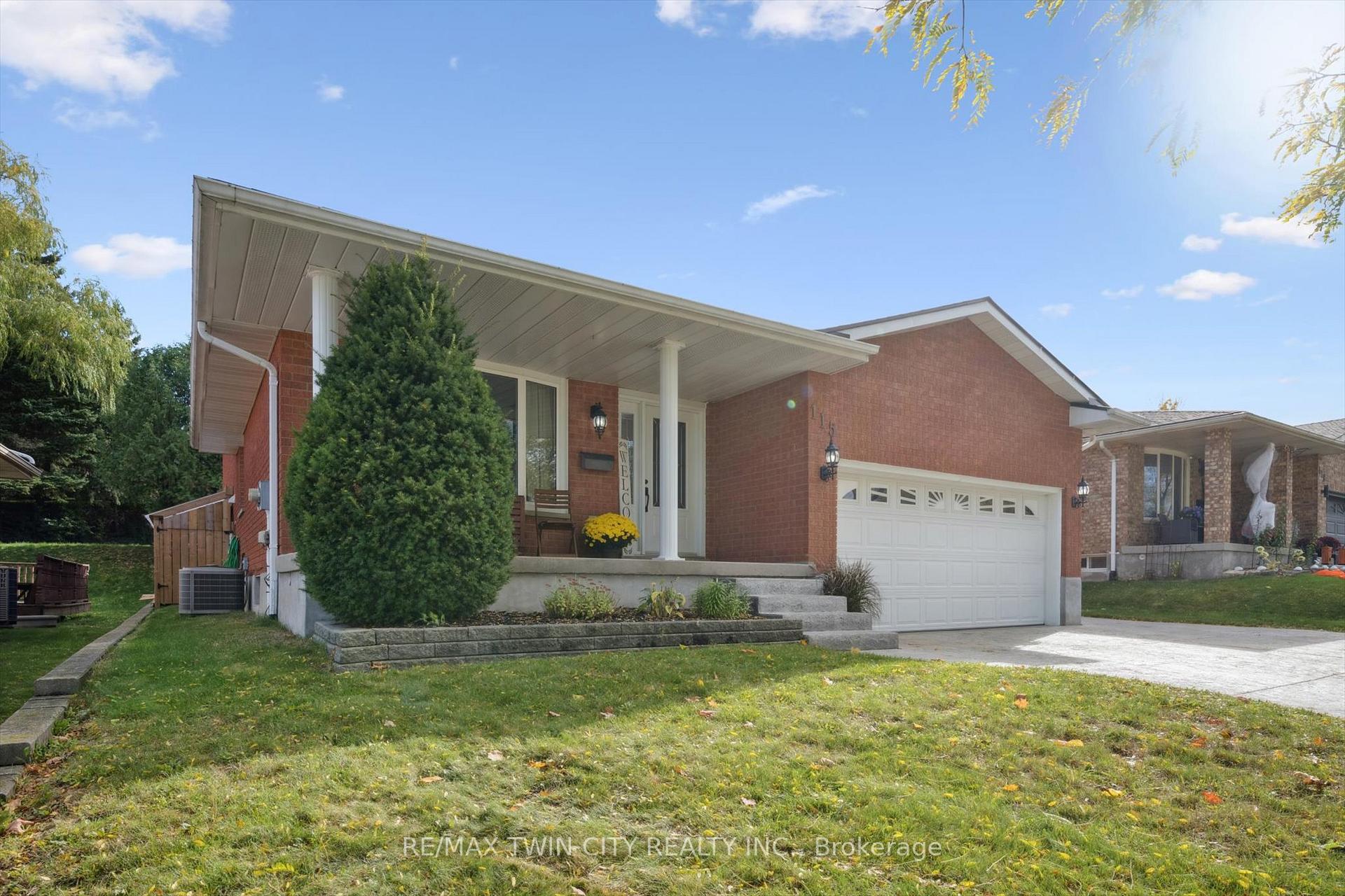 Photo 3 of 115 Yellow Birch Drive, Kitchener — HOMEH