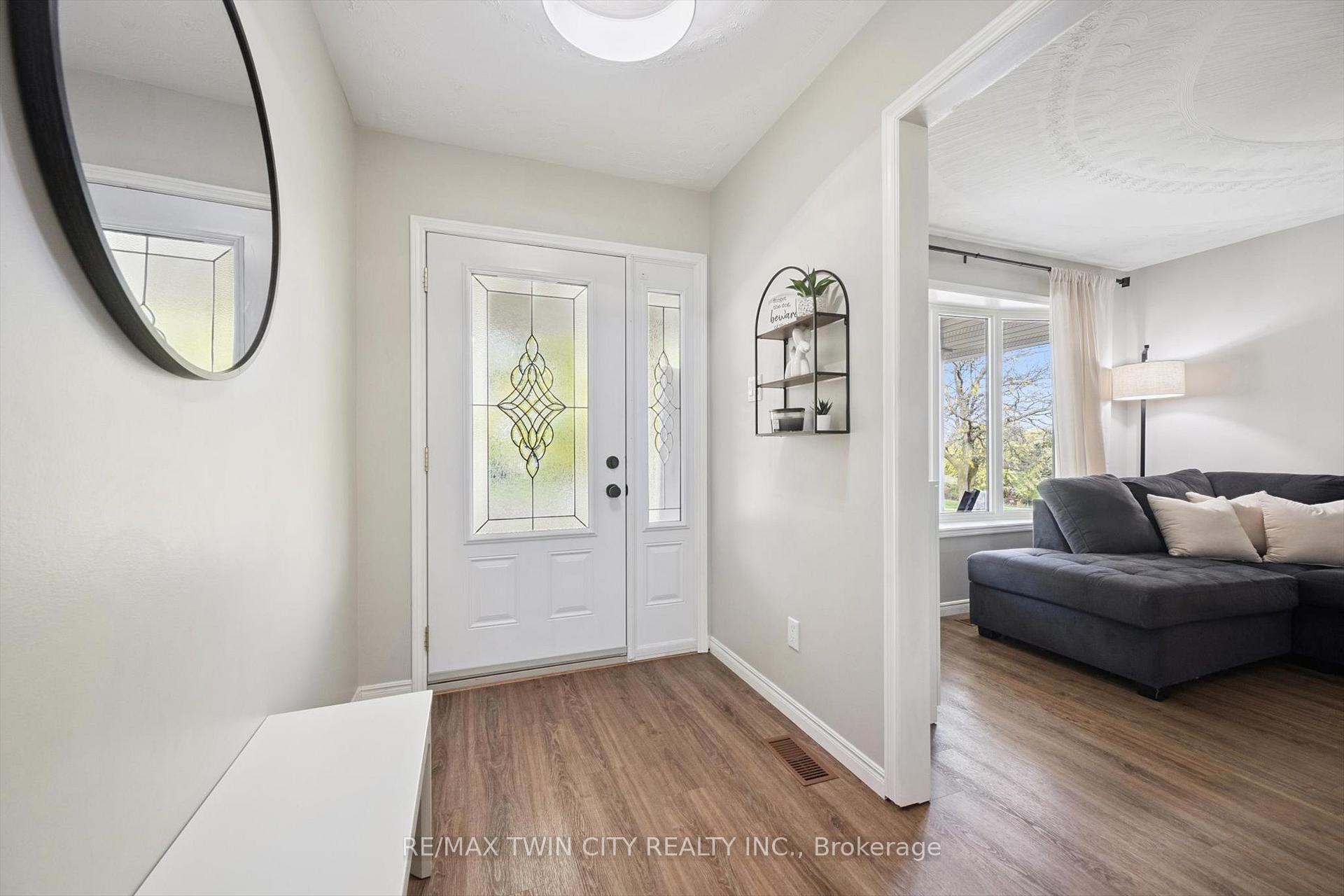 Photo 6 of 115 Yellow Birch Drive, Kitchener — HOMEH