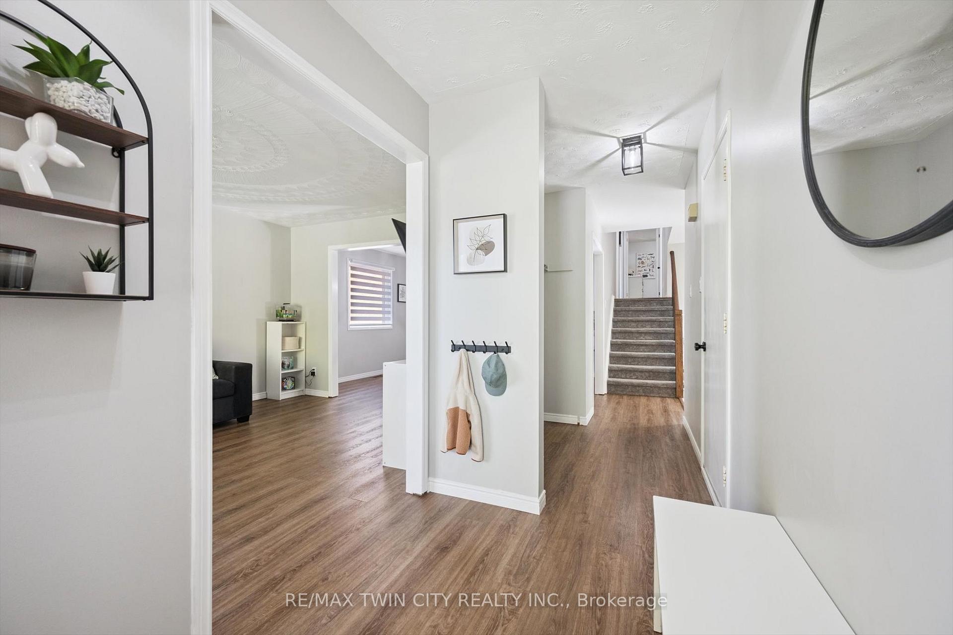 Photo 7 of 115 Yellow Birch Drive, Kitchener — HOMEH