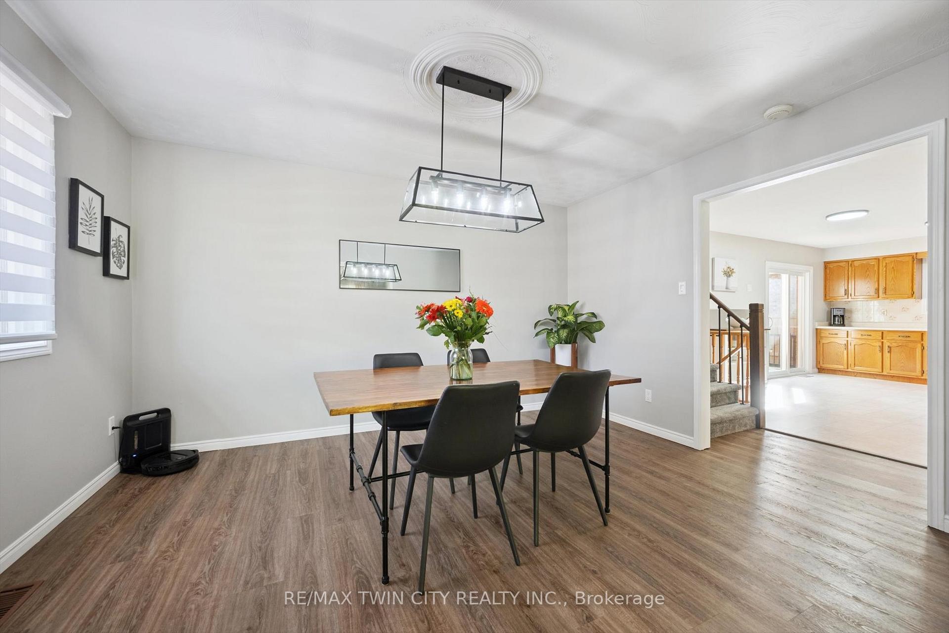 Photo 10 of 115 Yellow Birch Drive, Kitchener — HOMEH