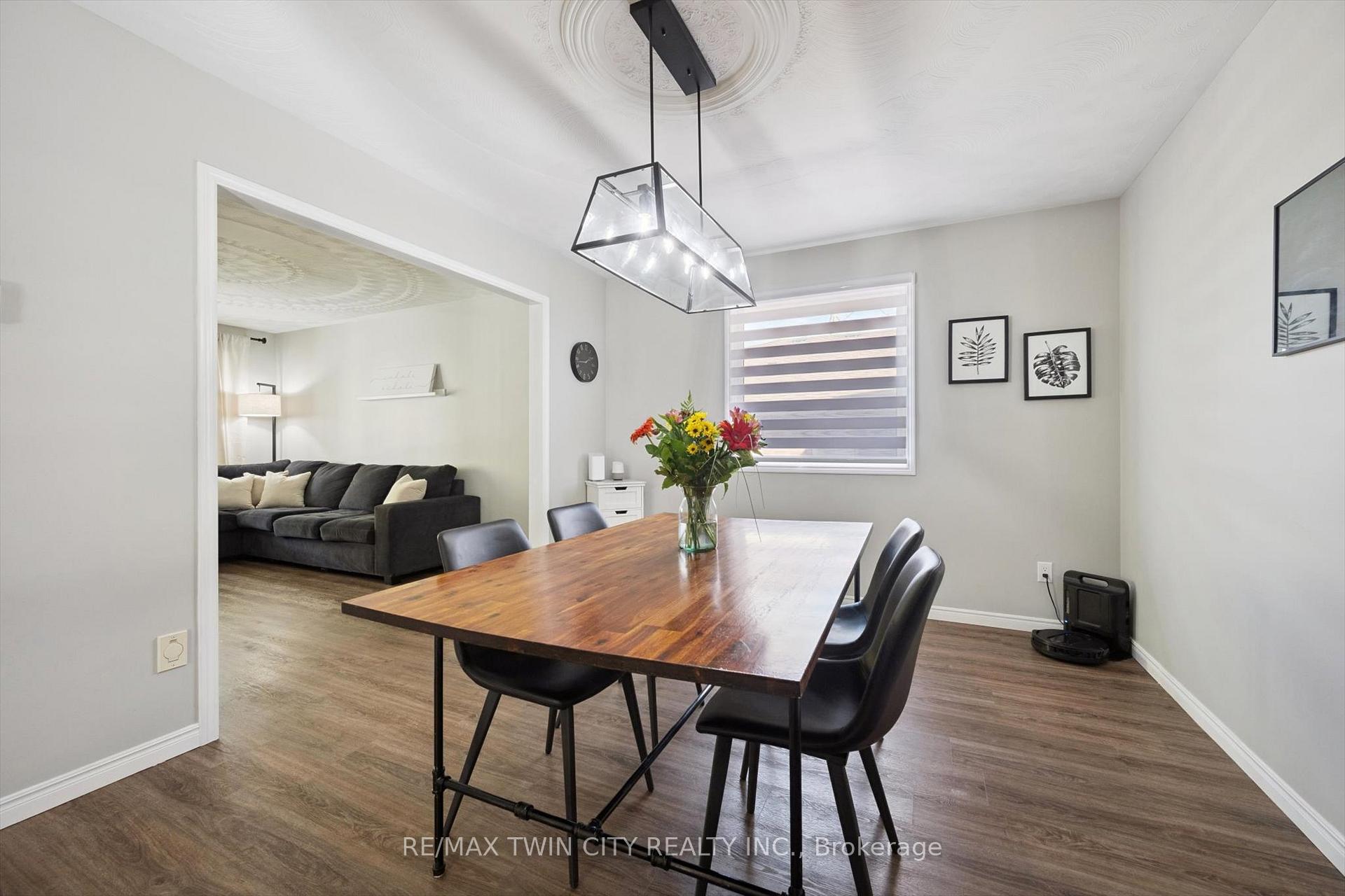 Photo 11 of 115 Yellow Birch Drive, Kitchener — HOMEH