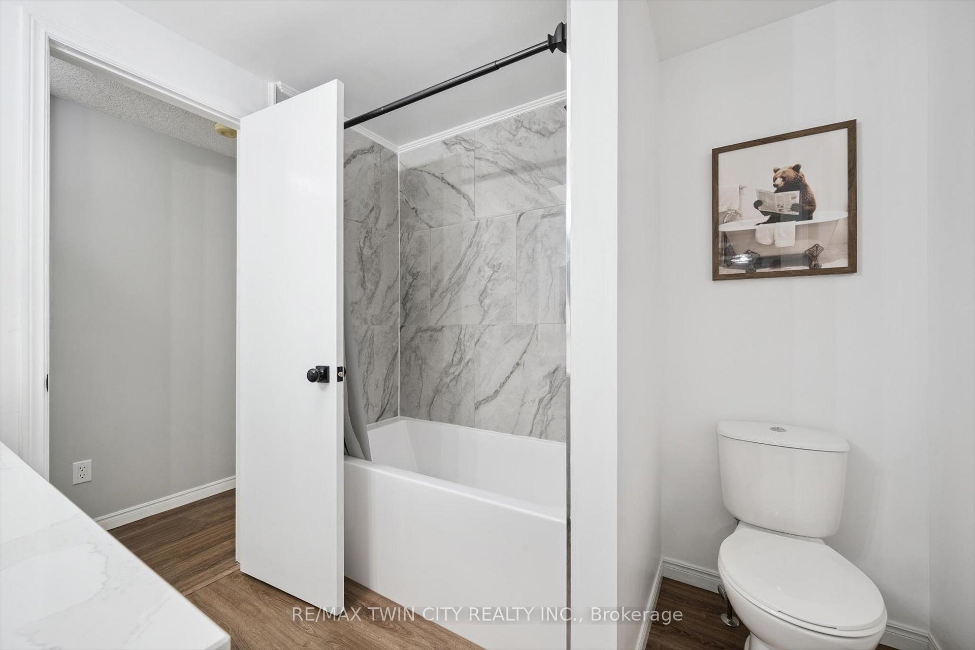 Photo 20 of 115 Yellow Birch Drive, Kitchener — HOMEH
