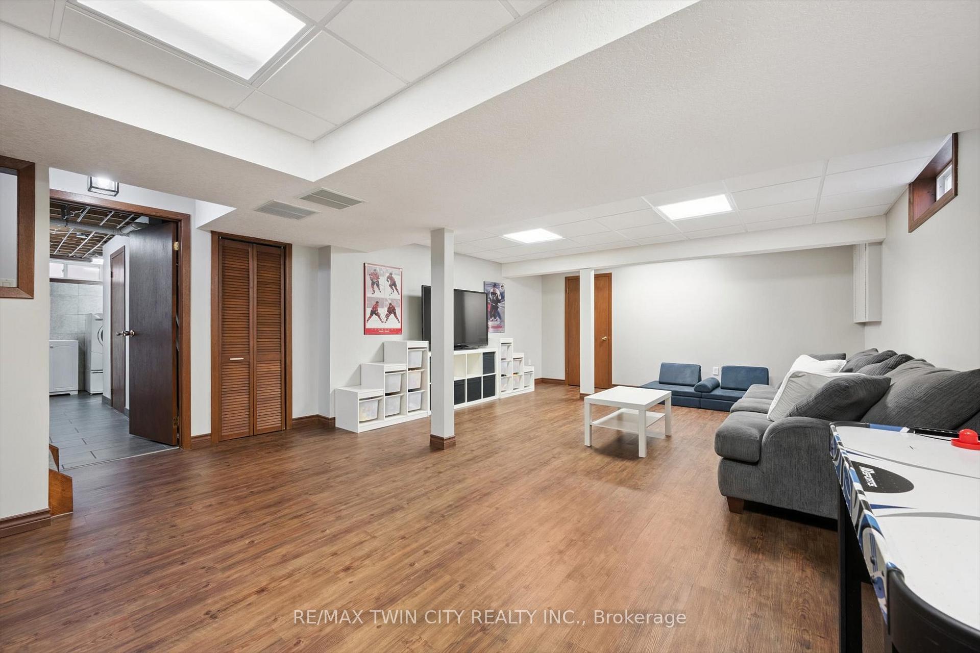 Photo 32 of 115 Yellow Birch Drive, Kitchener — HOMEH