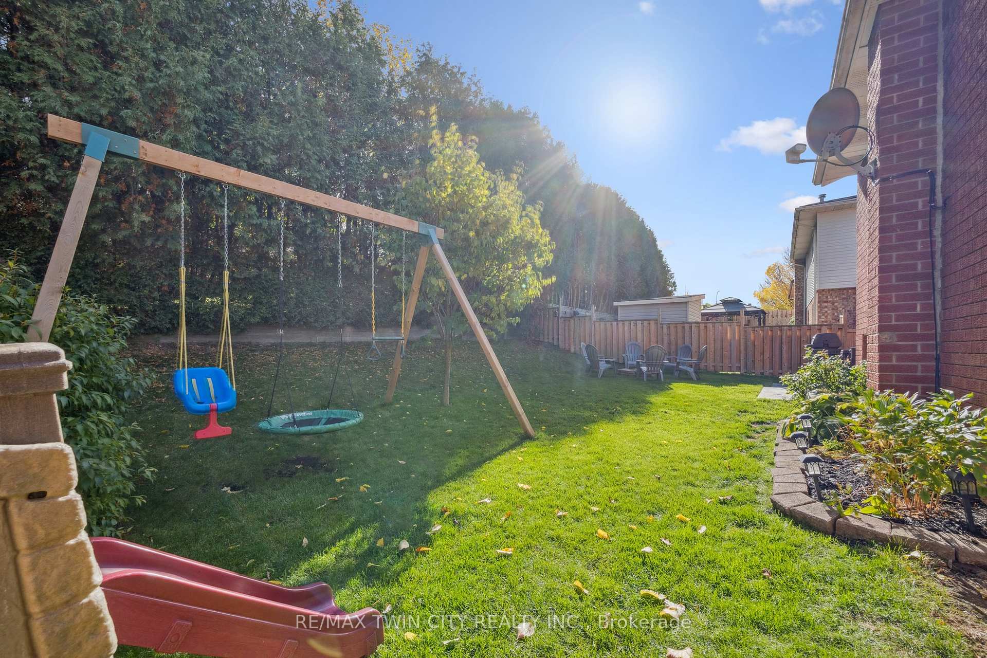 Photo 38 of 115 Yellow Birch Drive, Kitchener — HOMEH