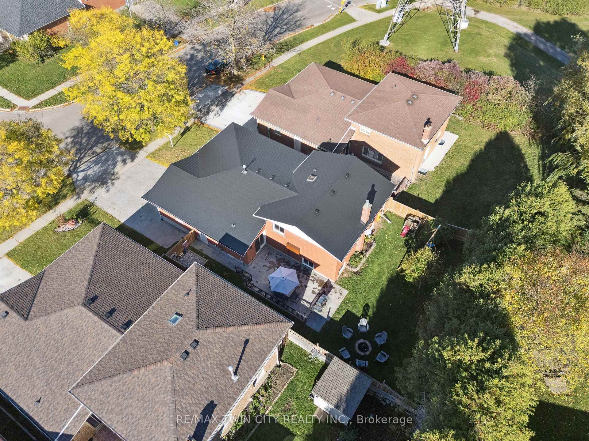 Photo 40 of 115 Yellow Birch Drive, Kitchener — HOMEH