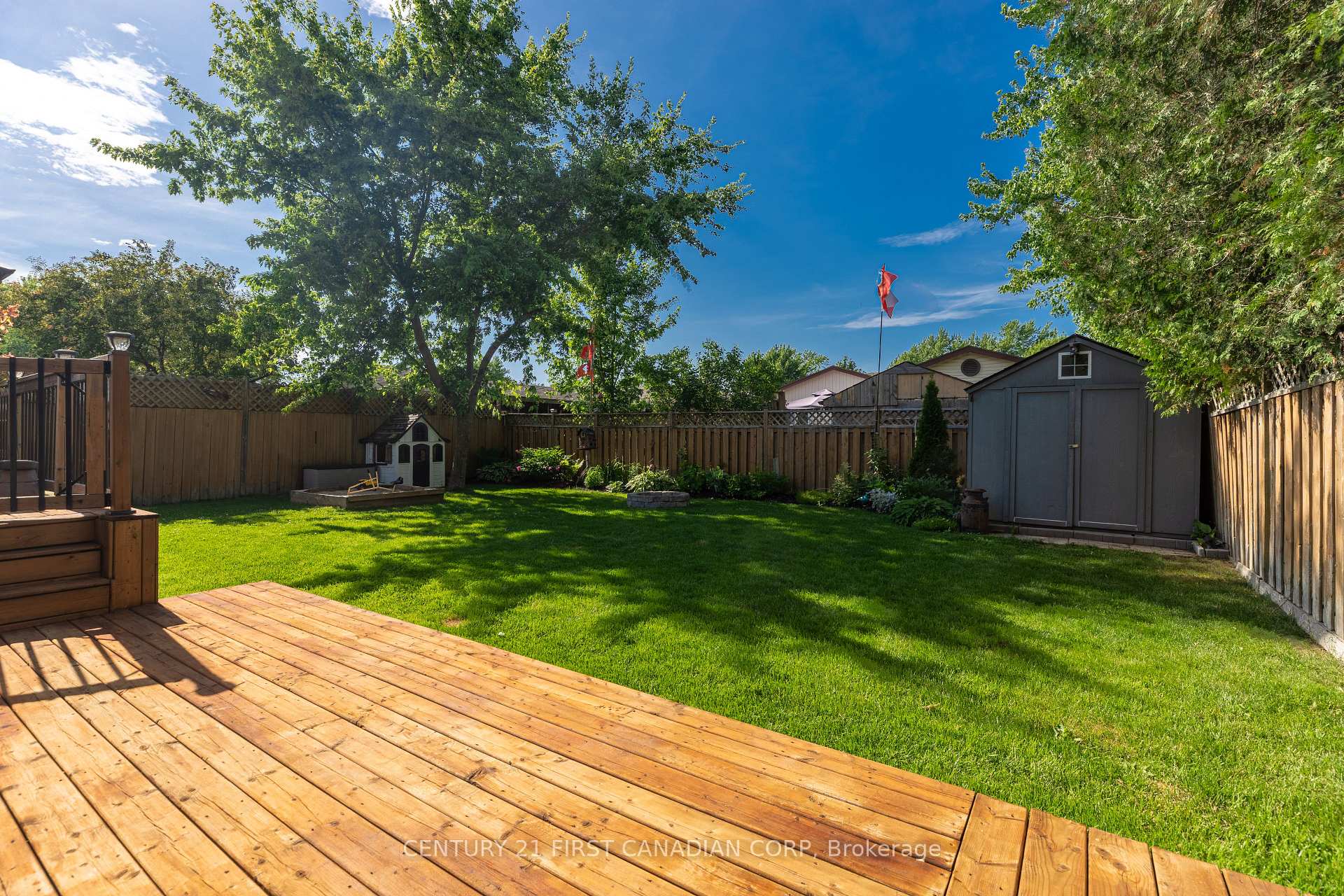 Photo 23 of 122 Nicoline Avenue, Lucan Biddulph, Lucan — HOMEH