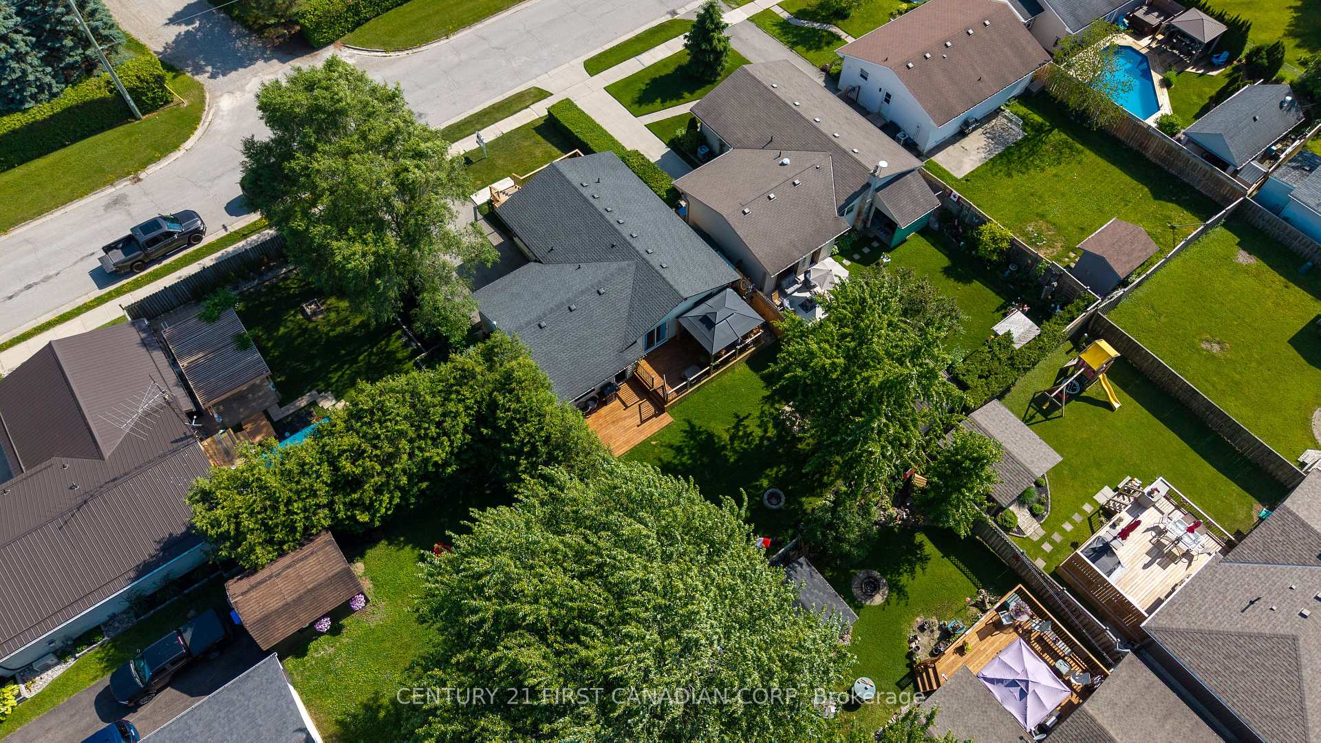 Photo 33 of 122 Nicoline Avenue, Lucan Biddulph, Lucan — HOMEH