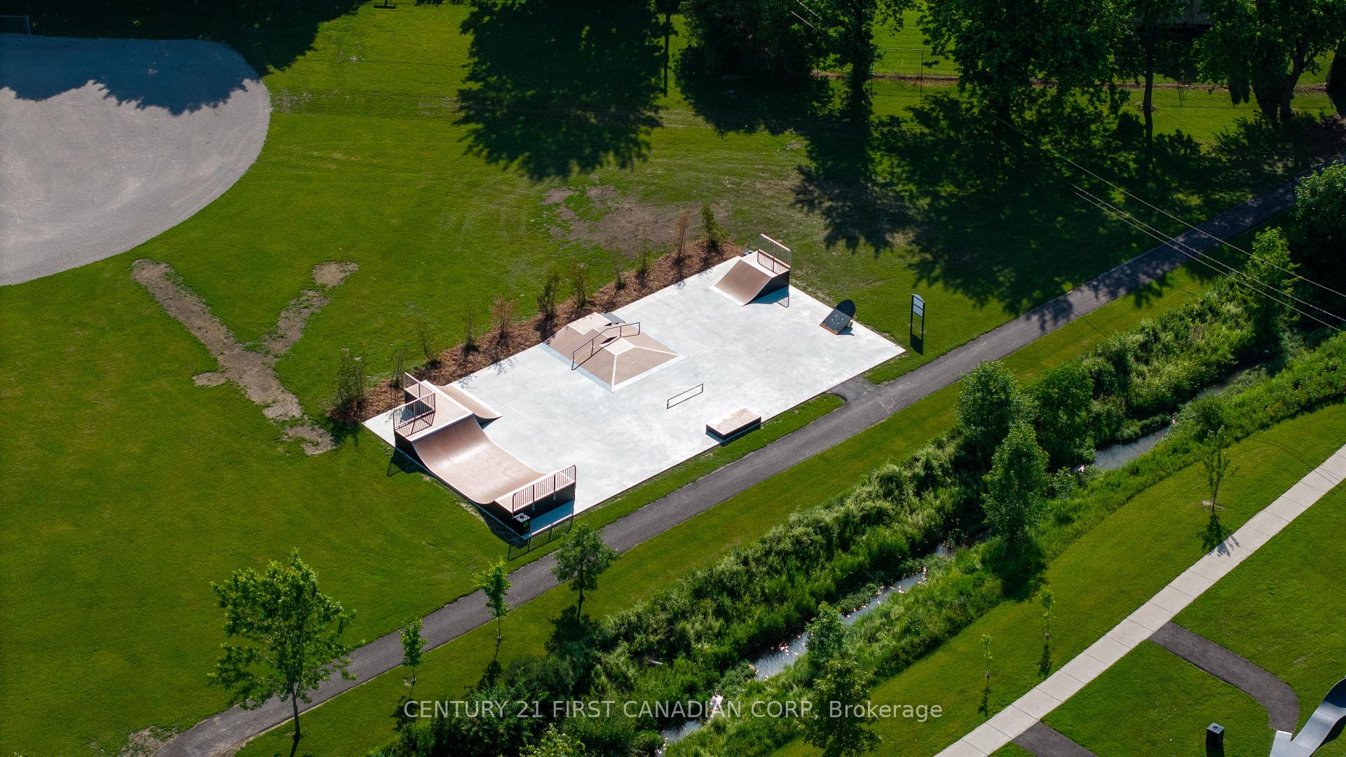 Photo 40 of 122 Nicoline Avenue, Lucan Biddulph, Lucan — HOMEH