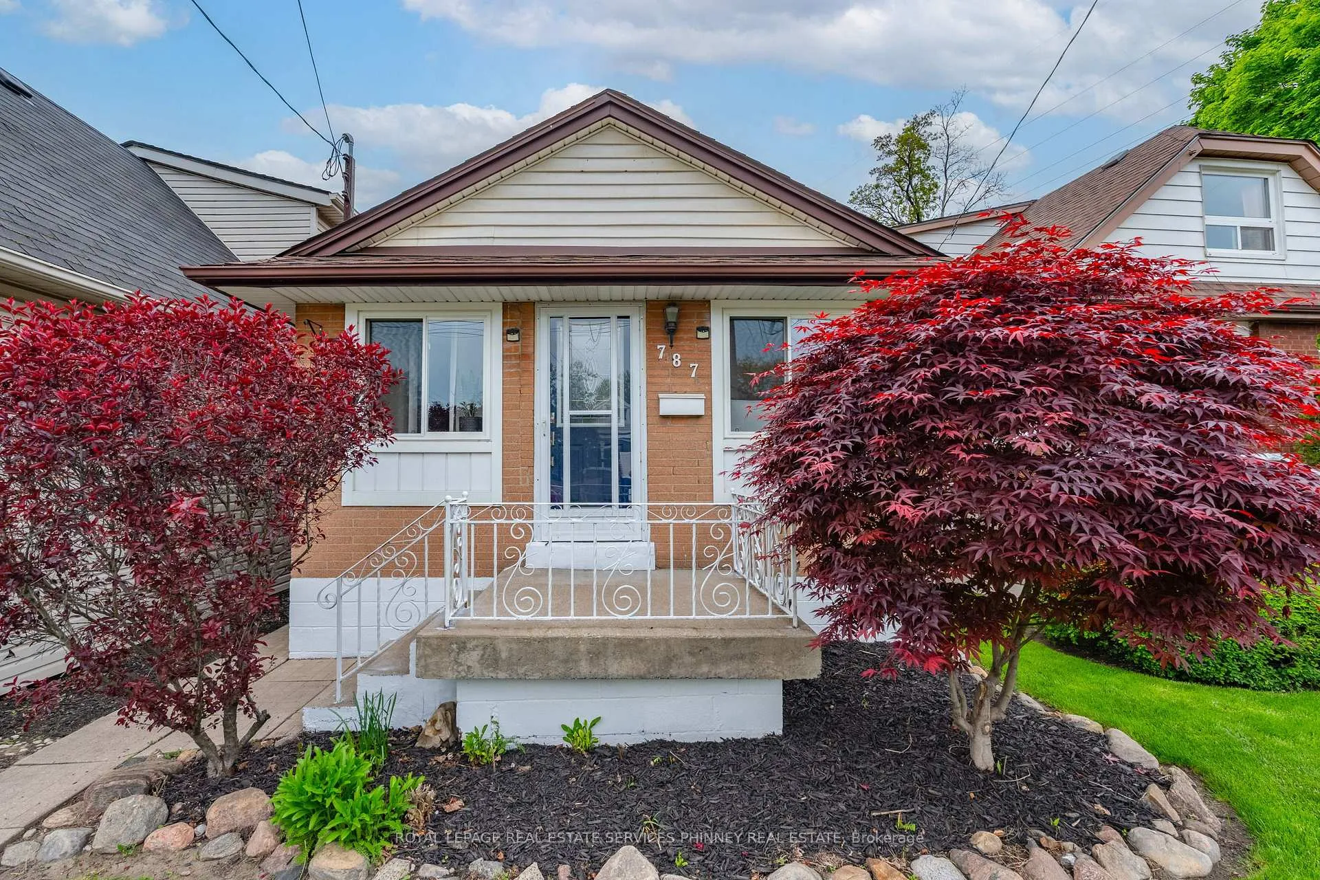Photo 4 of 787 Knox Avenue, Hamilton, Parkview — HOMEH