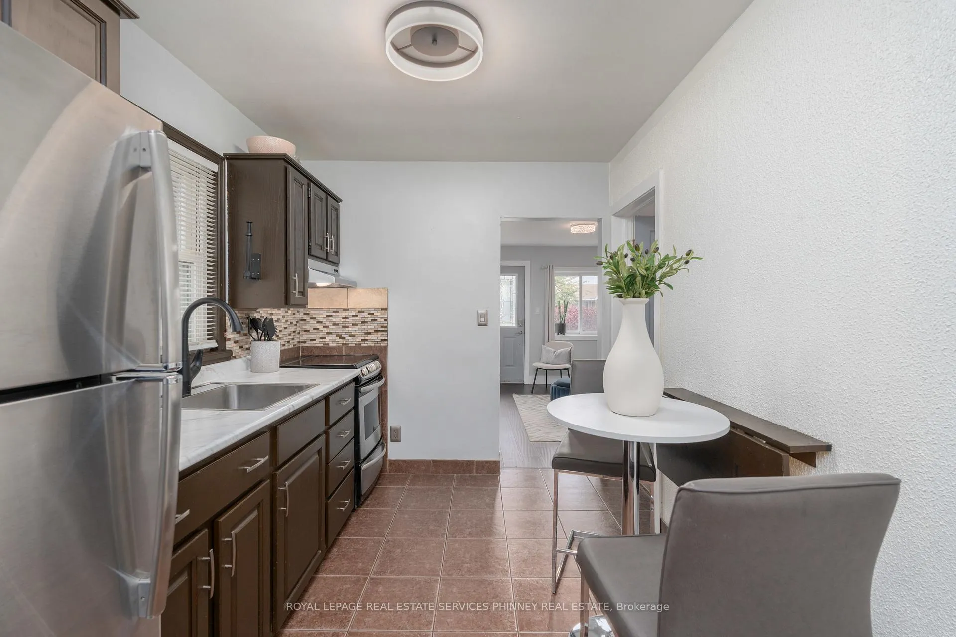 Photo 11 of 787 Knox Avenue, Hamilton, Parkview — HOMEH