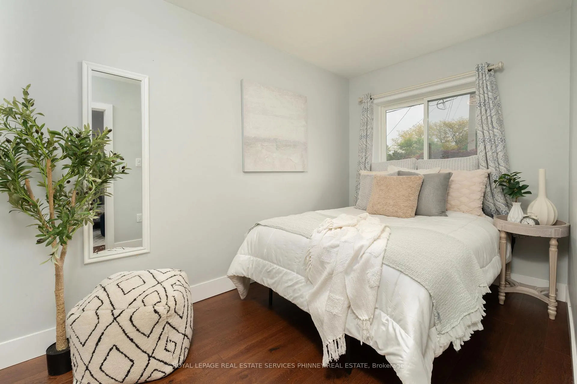 Photo 12 of 787 Knox Avenue, Hamilton, Parkview — HOMEH
