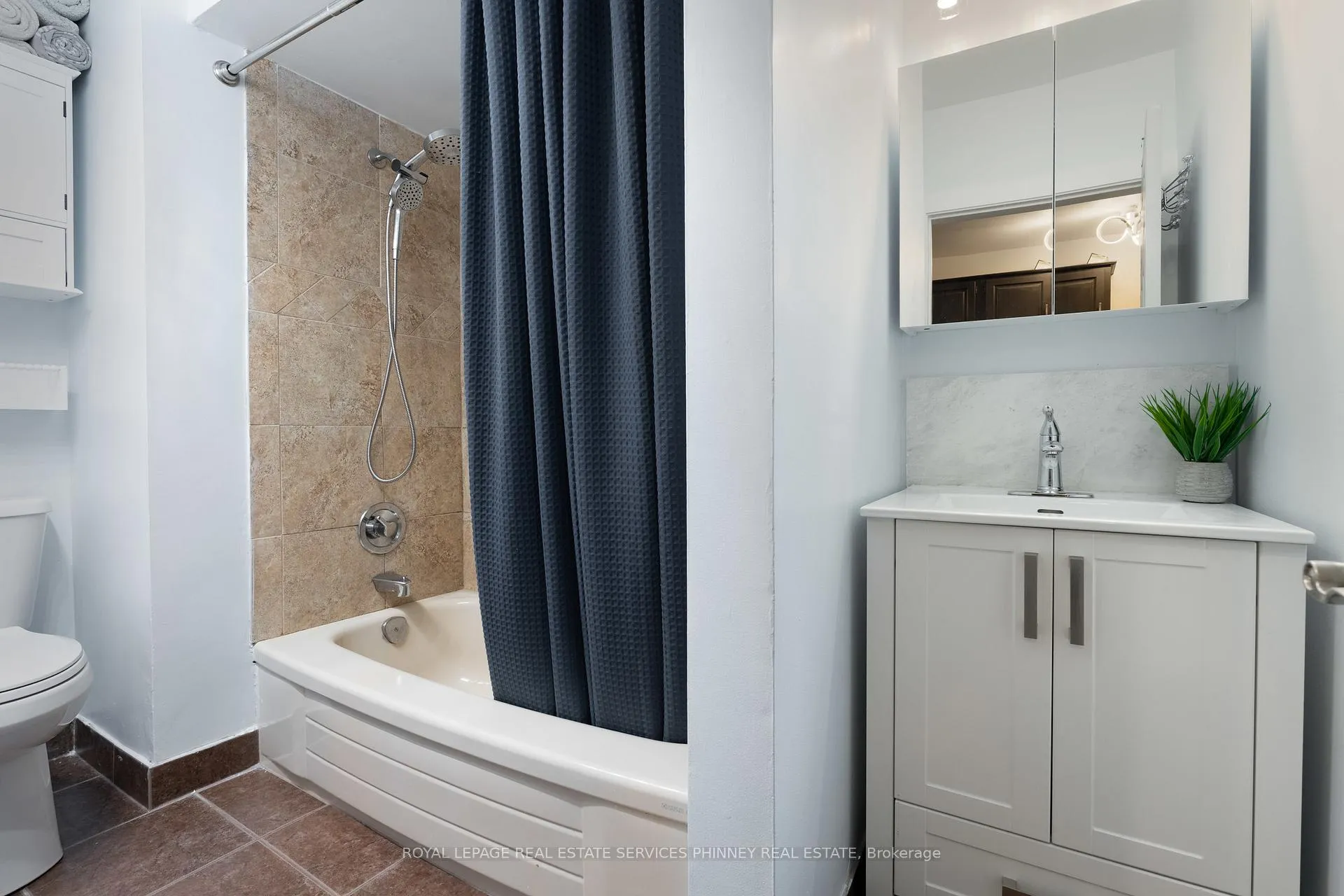 Photo 14 of 787 Knox Avenue, Hamilton, Parkview — HOMEH