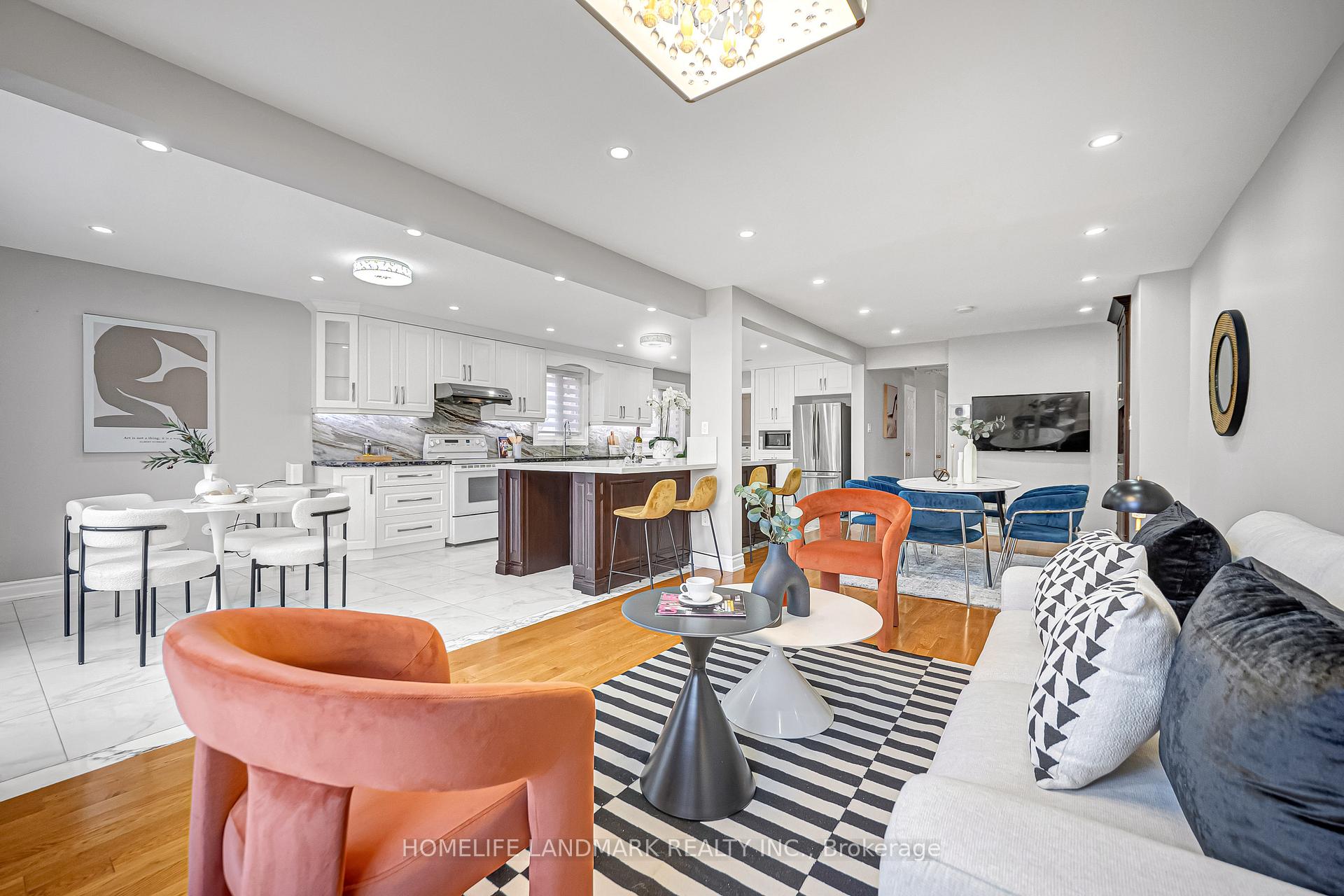 Photo 3 of 35 Mary Pearson Drive, Markham, Middlefield — HOMEH