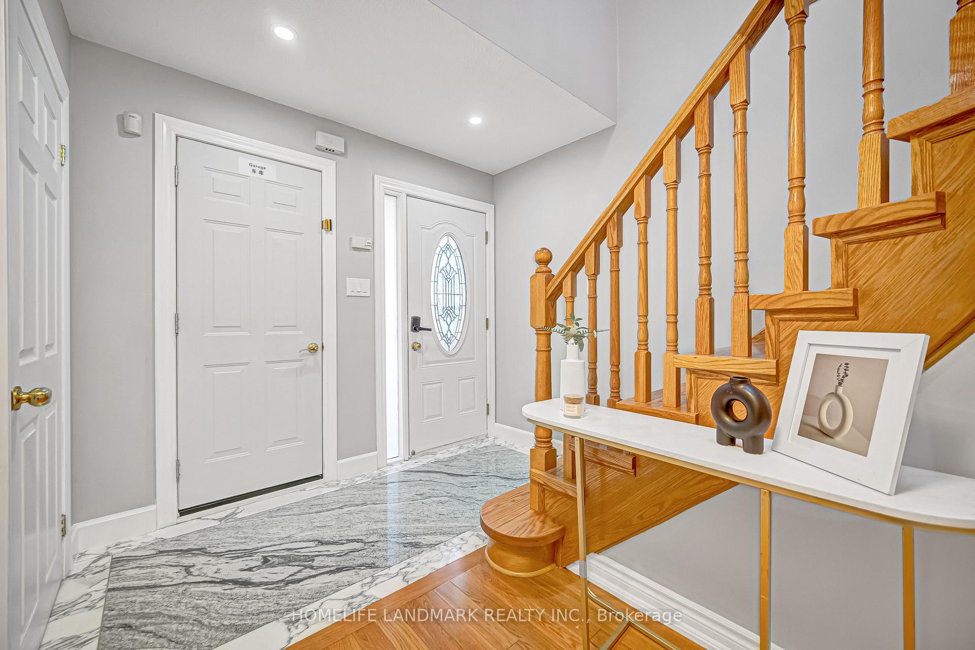 Photo 7 of 35 Mary Pearson Drive, Markham, Middlefield — HOMEH