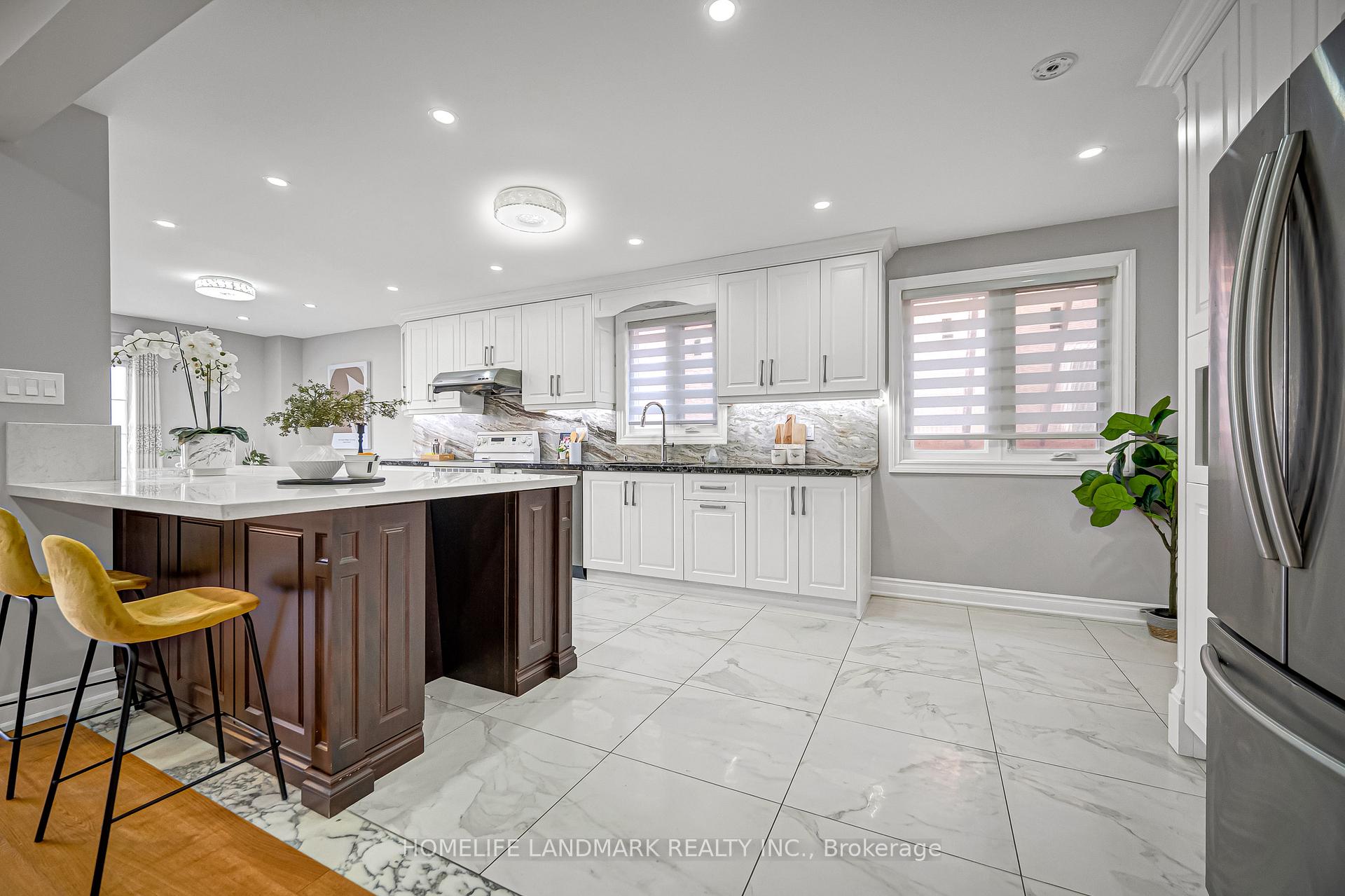 Photo 10 of 35 Mary Pearson Drive, Markham, Middlefield — HOMEH