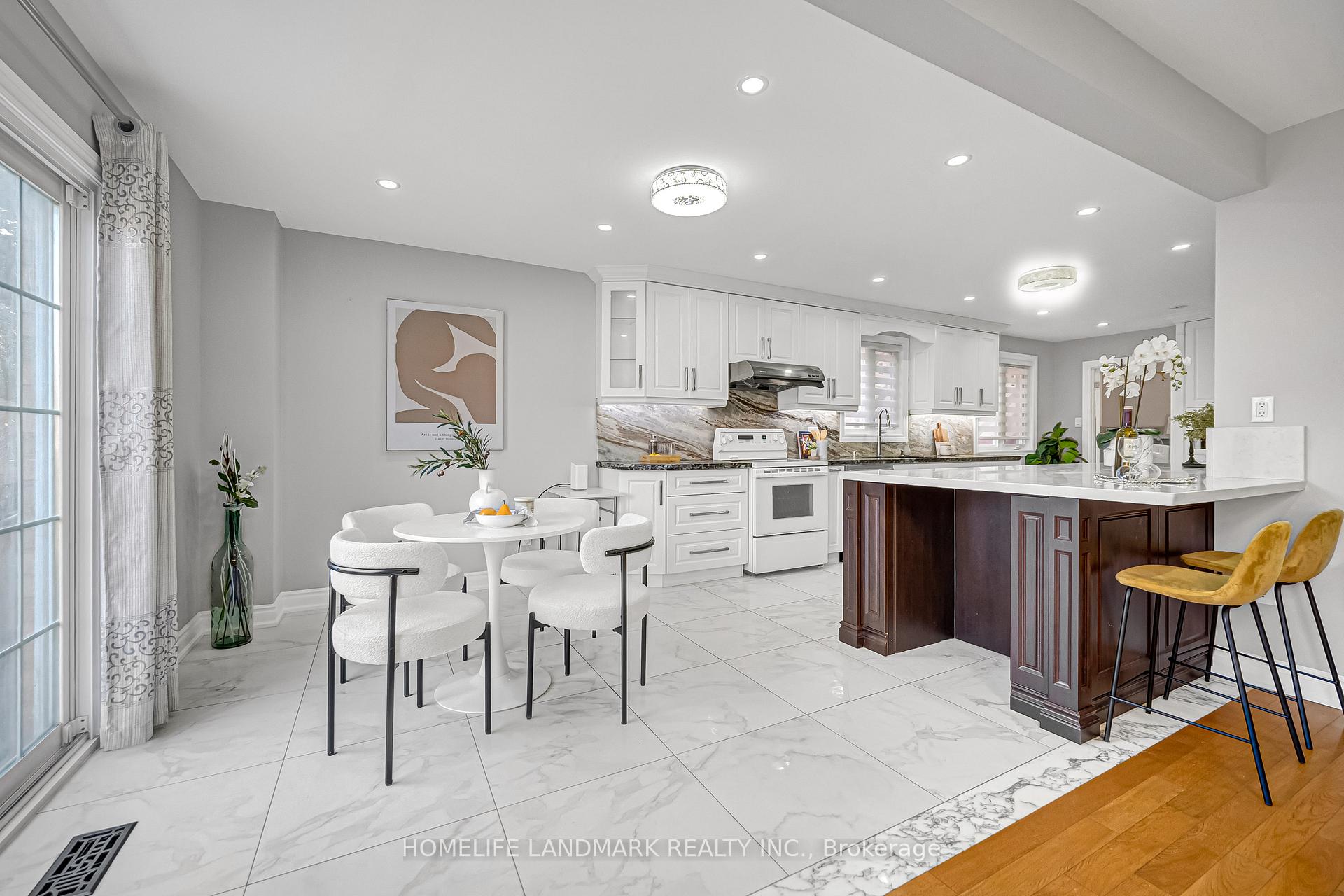 Photo 15 of 35 Mary Pearson Drive, Markham, Middlefield — HOMEH