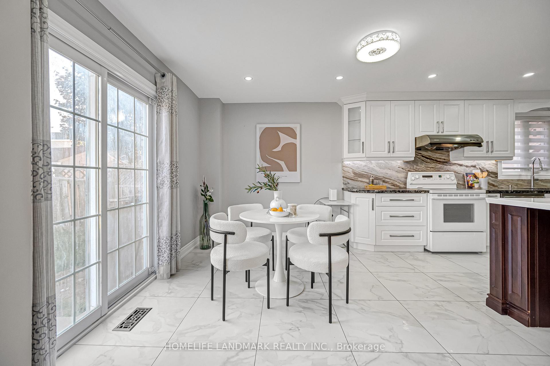 Photo 16 of 35 Mary Pearson Drive, Markham, Middlefield — HOMEH