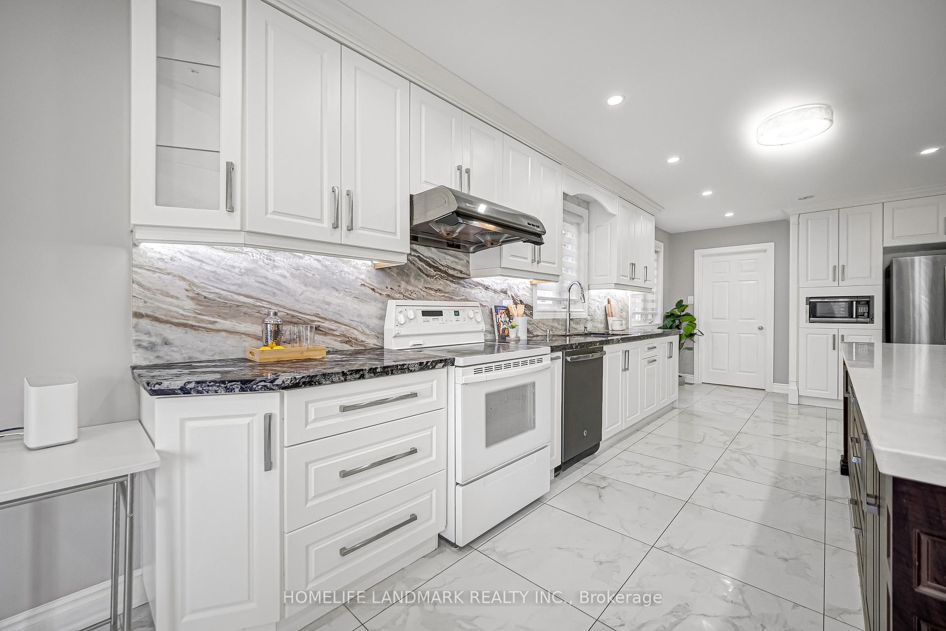 Photo 21 of 35 Mary Pearson Drive, Markham, Middlefield — HOMEH