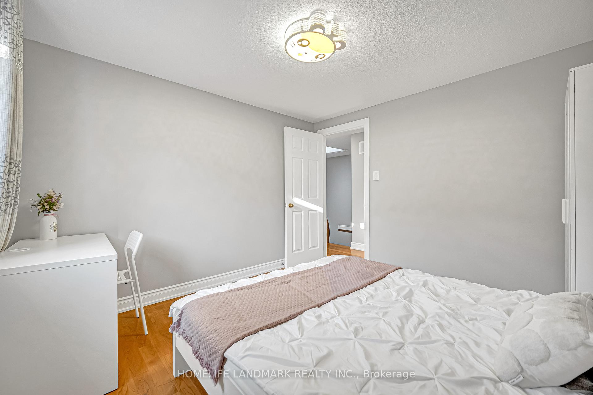 Photo 33 of 35 Mary Pearson Drive, Markham, Middlefield — HOMEH