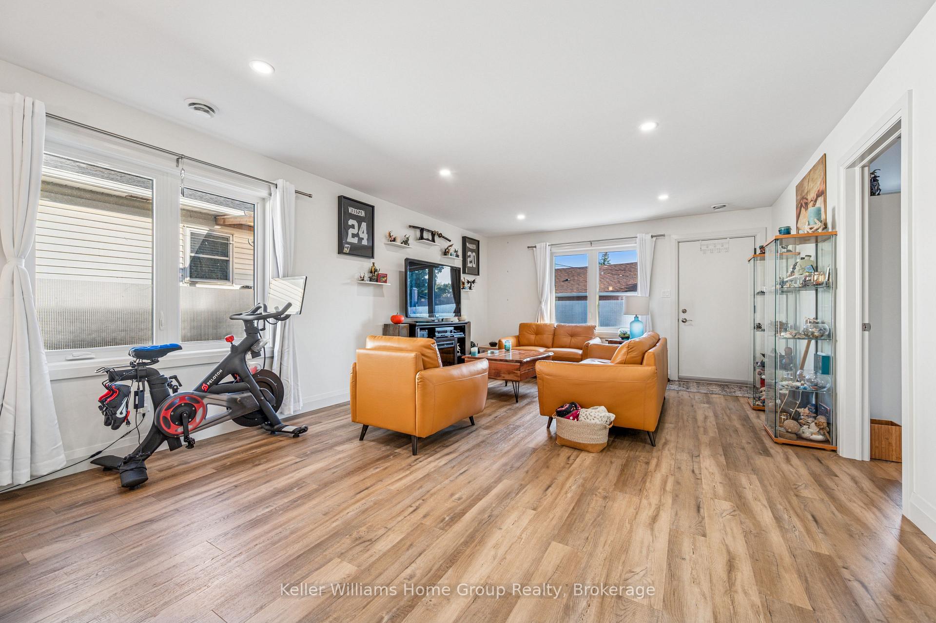 Photo 6 of 76 South Drive, Kitchener — HOMEH
