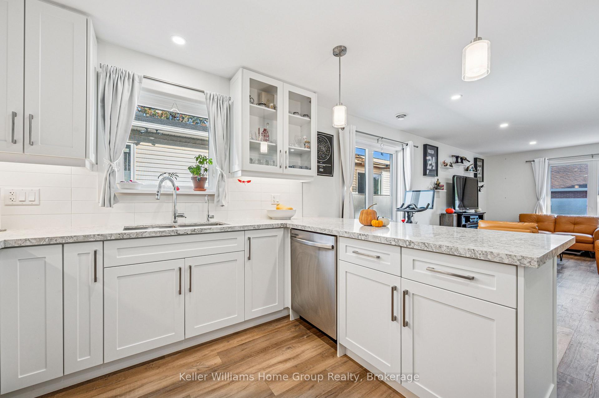 Photo 12 of 76 South Drive, Kitchener — HOMEH