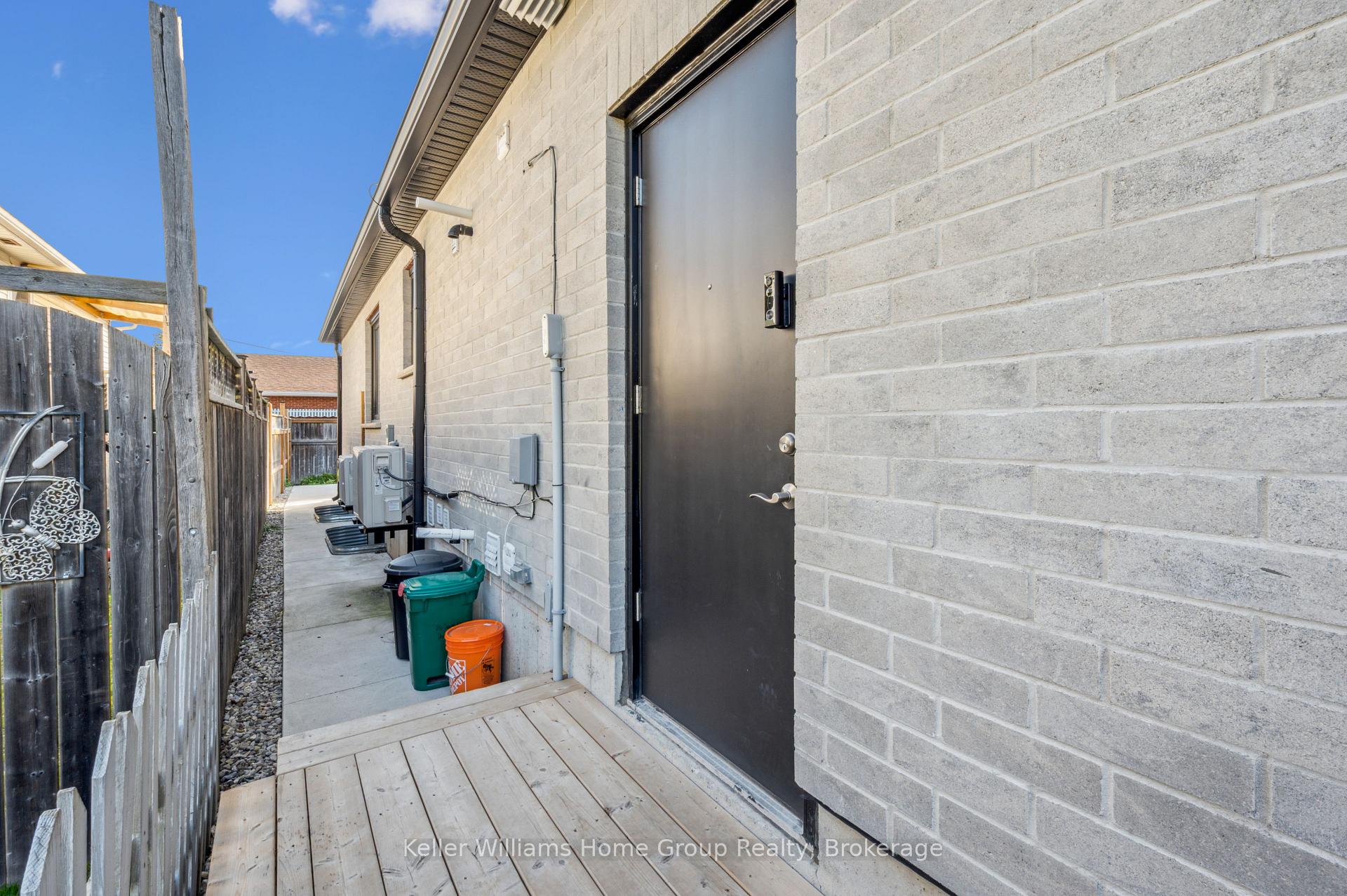 Photo 25 of 76 South Drive, Kitchener — HOMEH