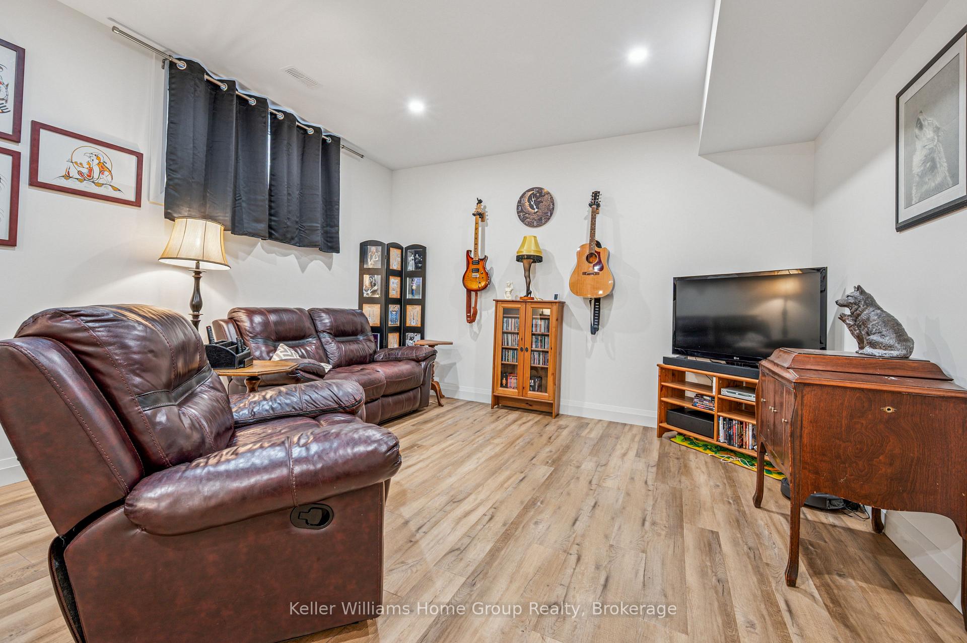 Photo 28 of 76 South Drive, Kitchener — HOMEH