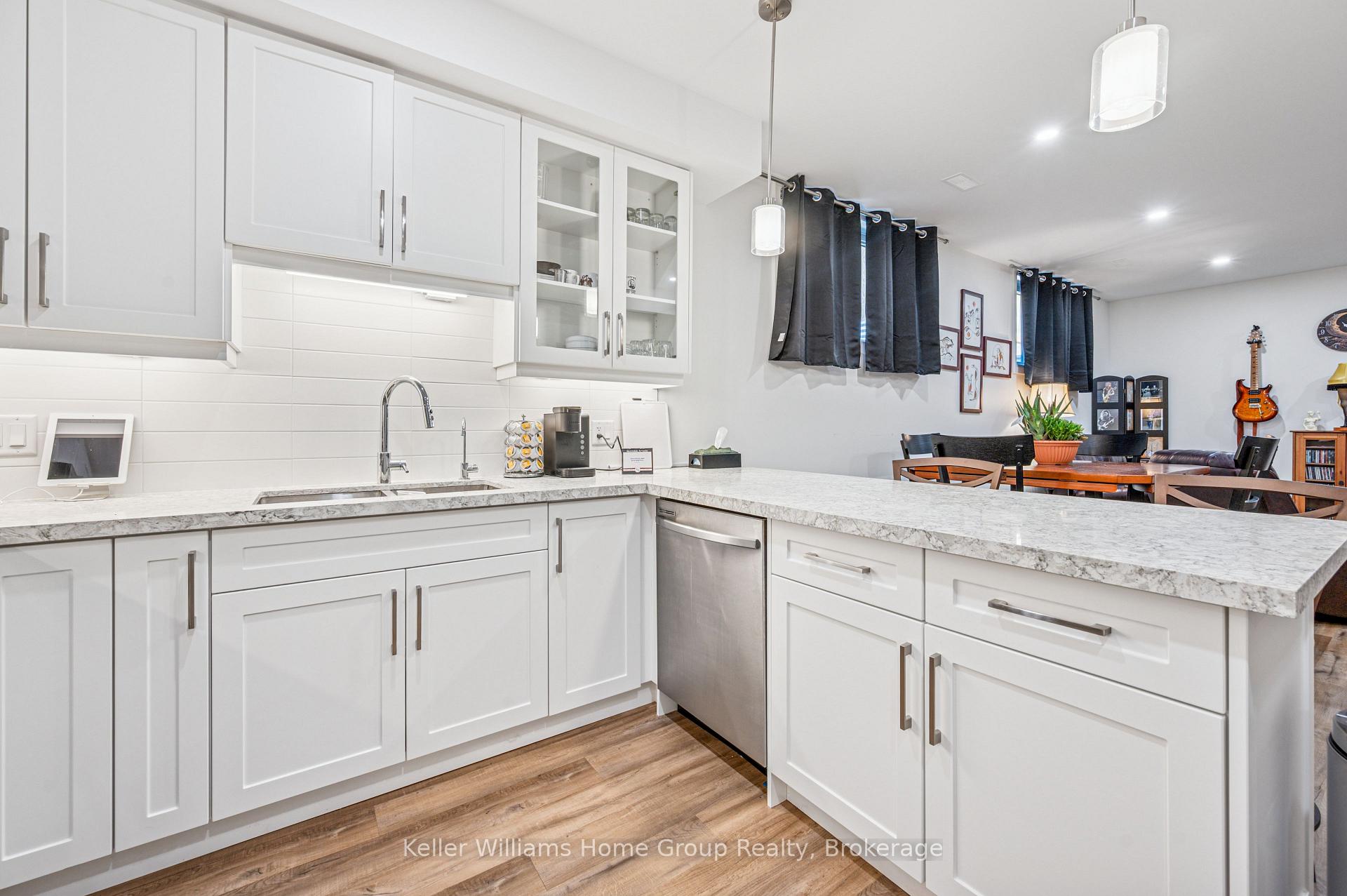 Photo 33 of 76 South Drive, Kitchener — HOMEH