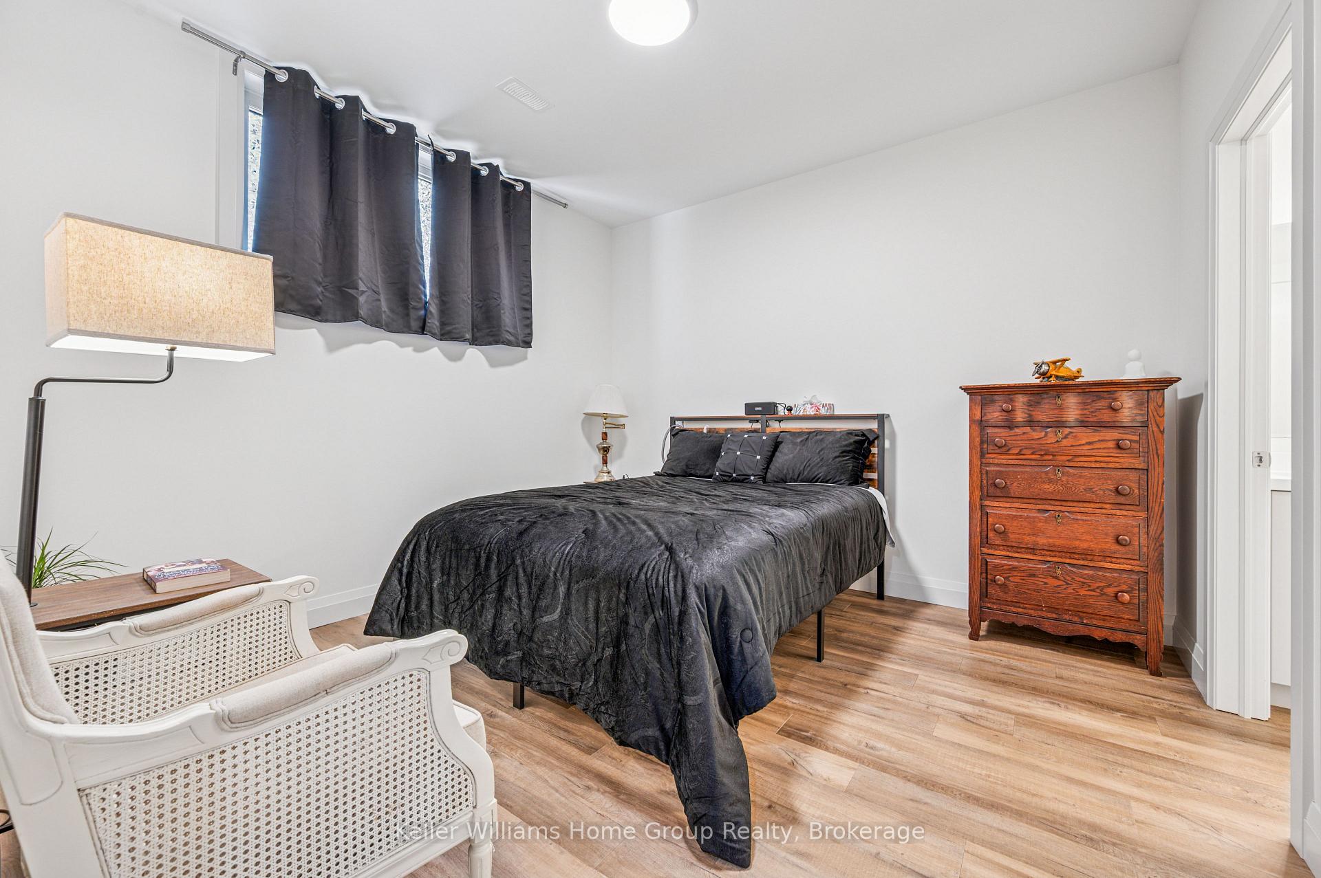Photo 38 of 76 South Drive, Kitchener — HOMEH