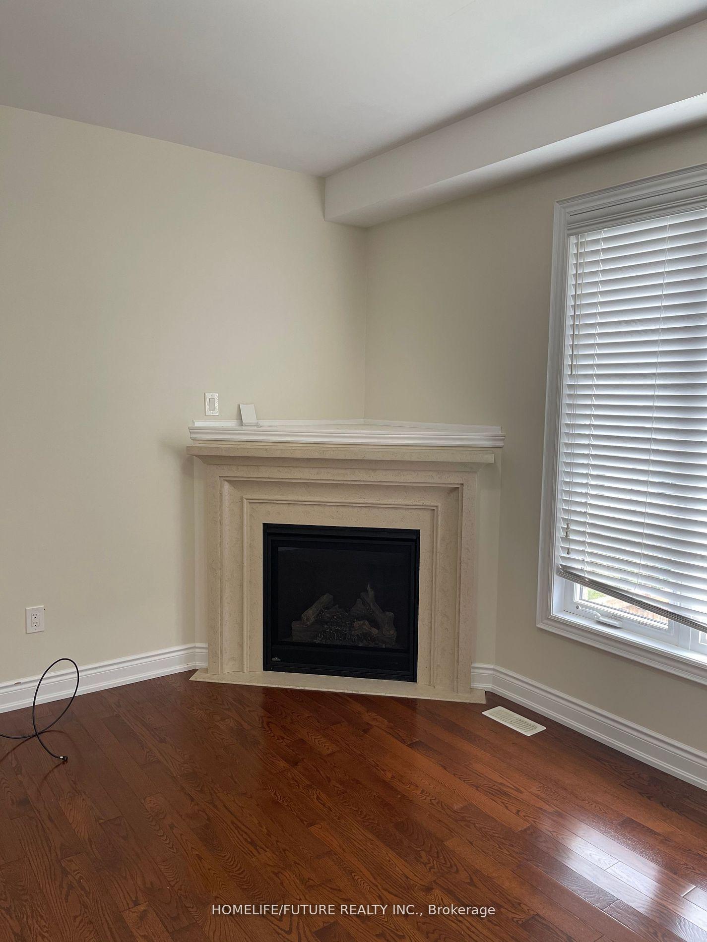 Photo 2 of 25 Victoria Street E, Innisfil, Cookstown — HOMEH