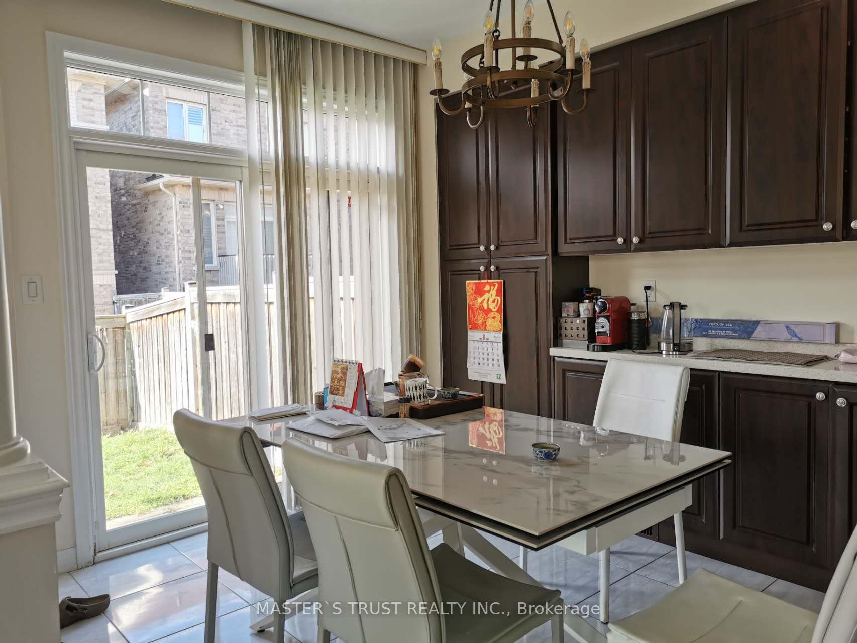 Photo 9 of 16 William Bartlett Drive, Markham, Berczy — HOMEH