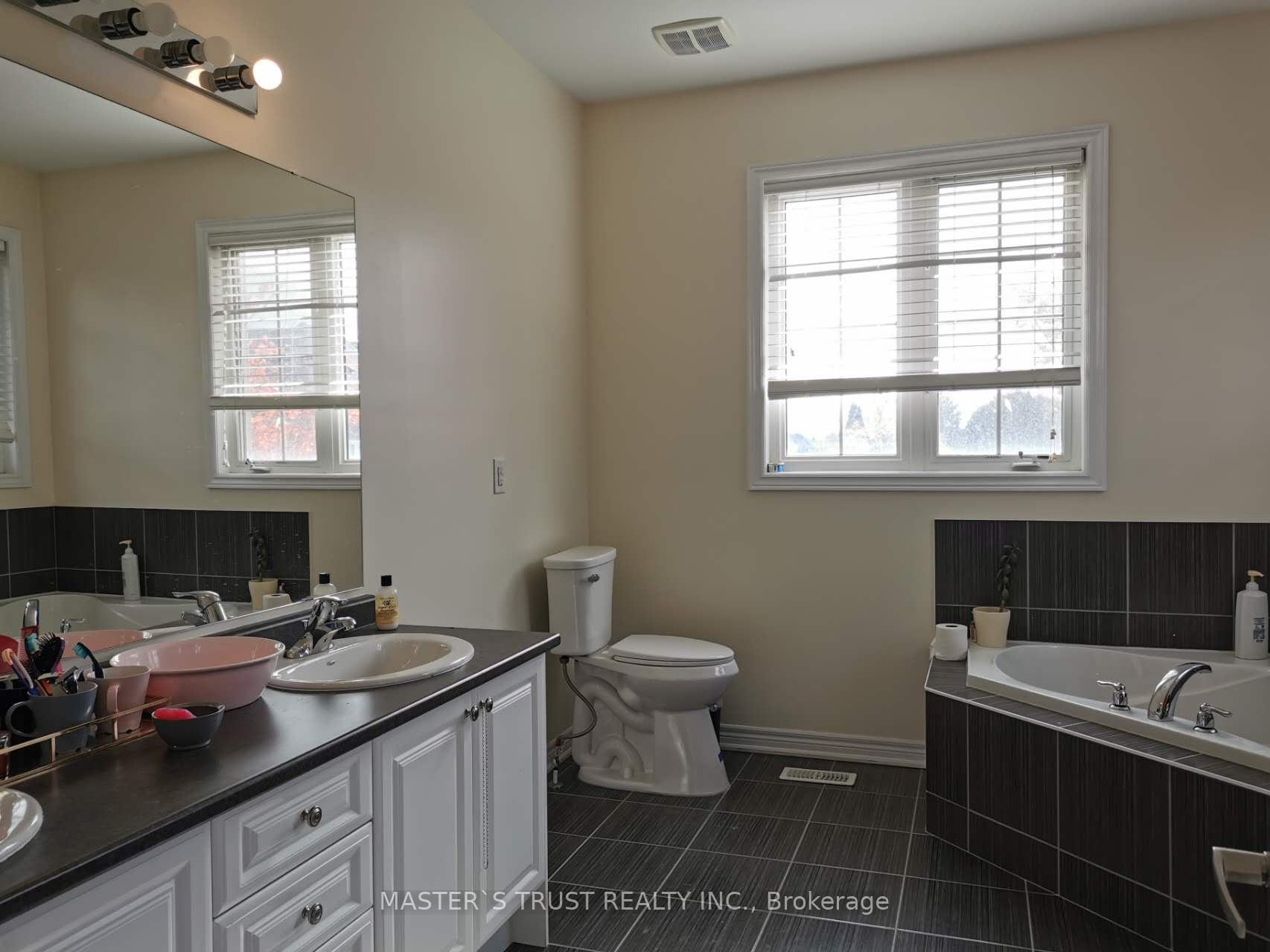 Photo 21 of 16 William Bartlett Drive, Markham, Berczy — HOMEH