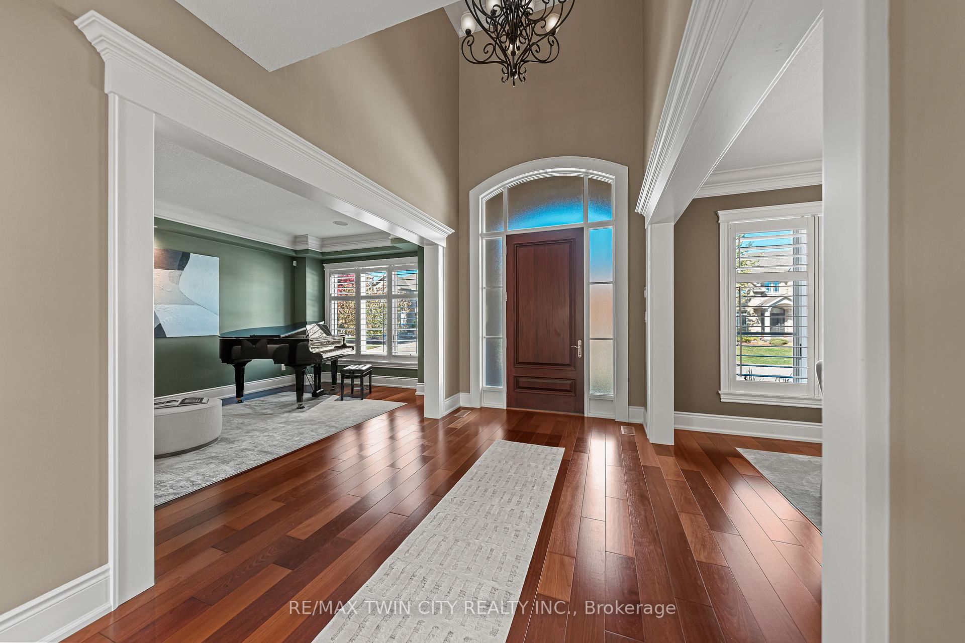 Photo 6 of 541 Falconridge Crescent, Kitchener — HOMEH
