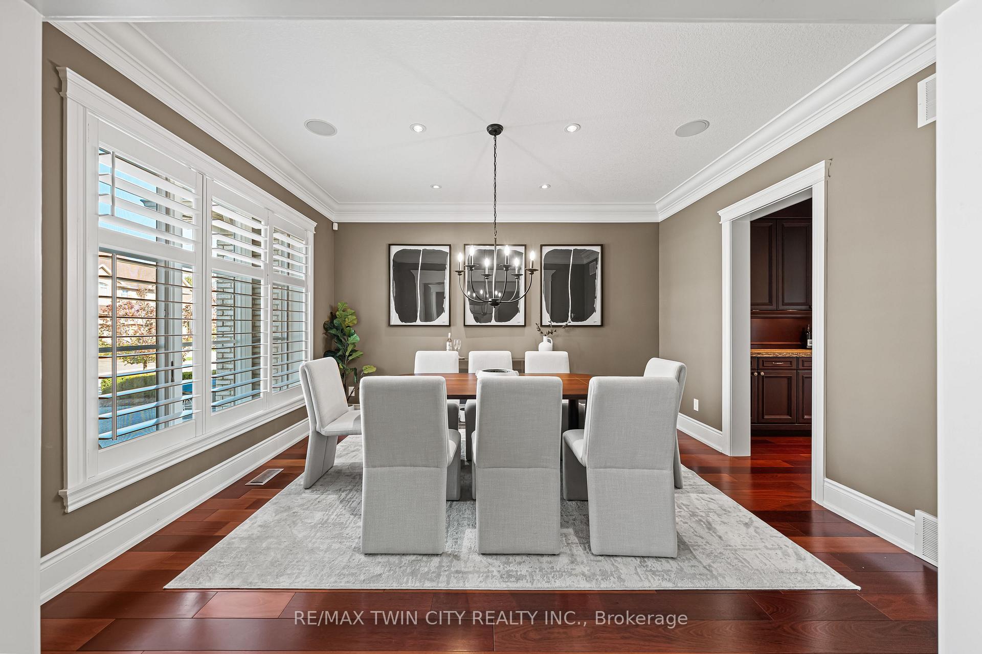 Photo 10 of 541 Falconridge Crescent, Kitchener — HOMEH