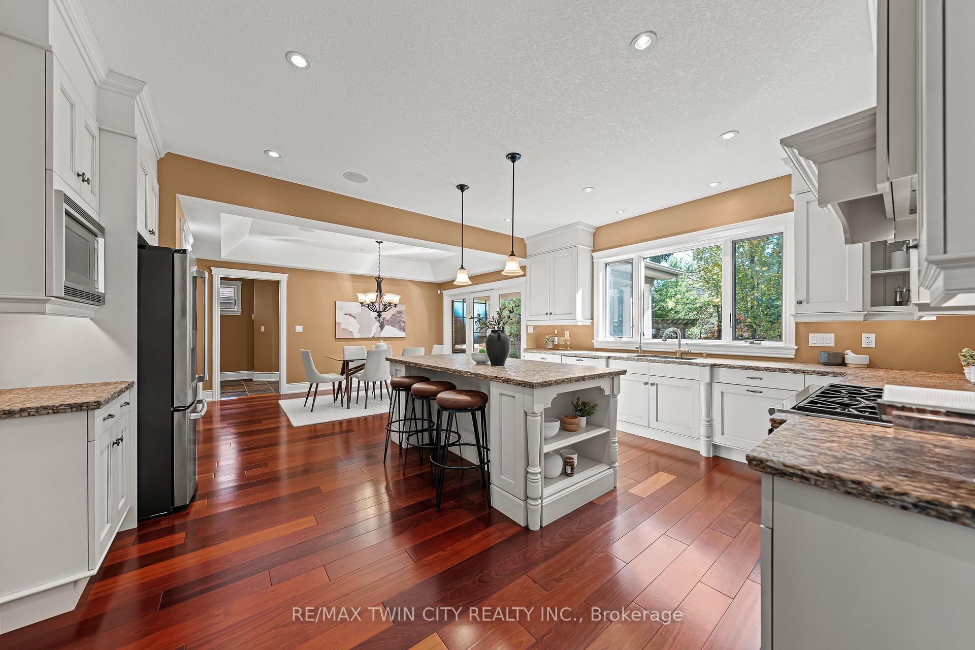 Photo 16 of 541 Falconridge Crescent, Kitchener — HOMEH