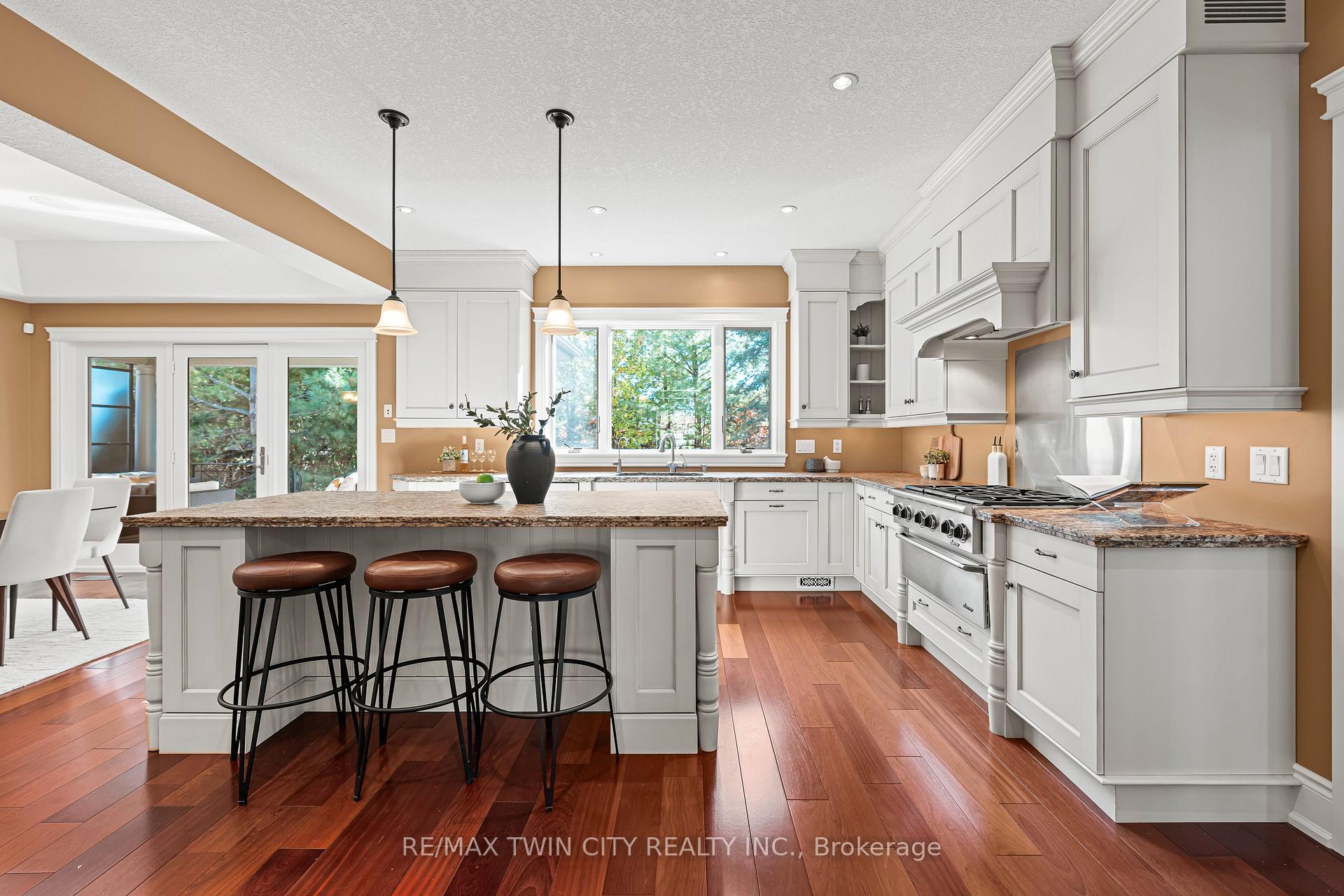 Photo 17 of 541 Falconridge Crescent, Kitchener — HOMEH