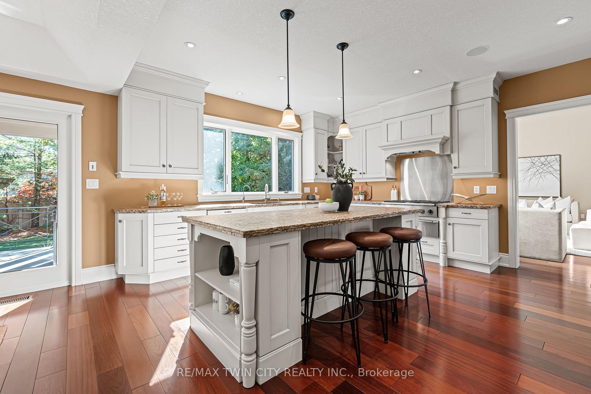 Photo 19 of 541 Falconridge Crescent, Kitchener — HOMEH