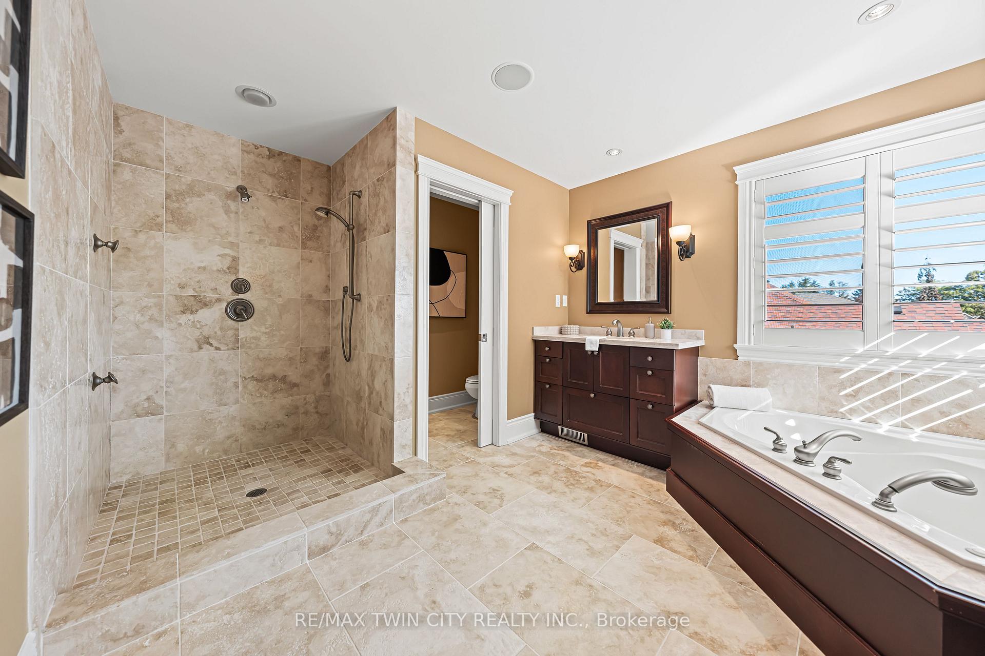 Photo 30 of 541 Falconridge Crescent, Kitchener — HOMEH